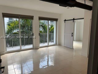 455 NE 25th St – photo 1