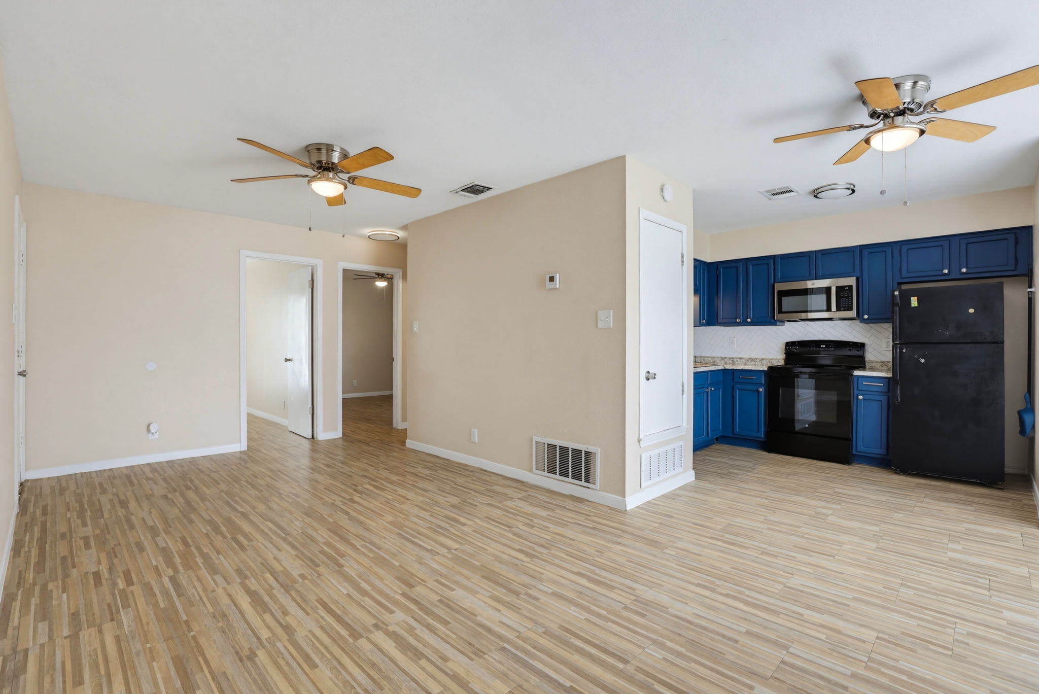 10543 Starcrest Drive – photo 4