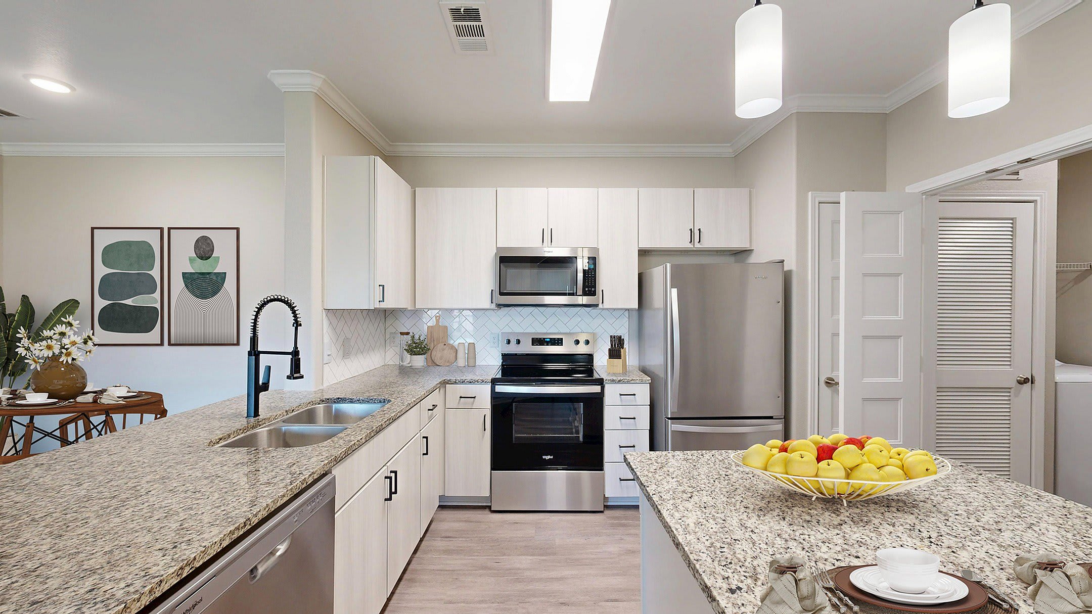 The Shores Apartments – photo 2