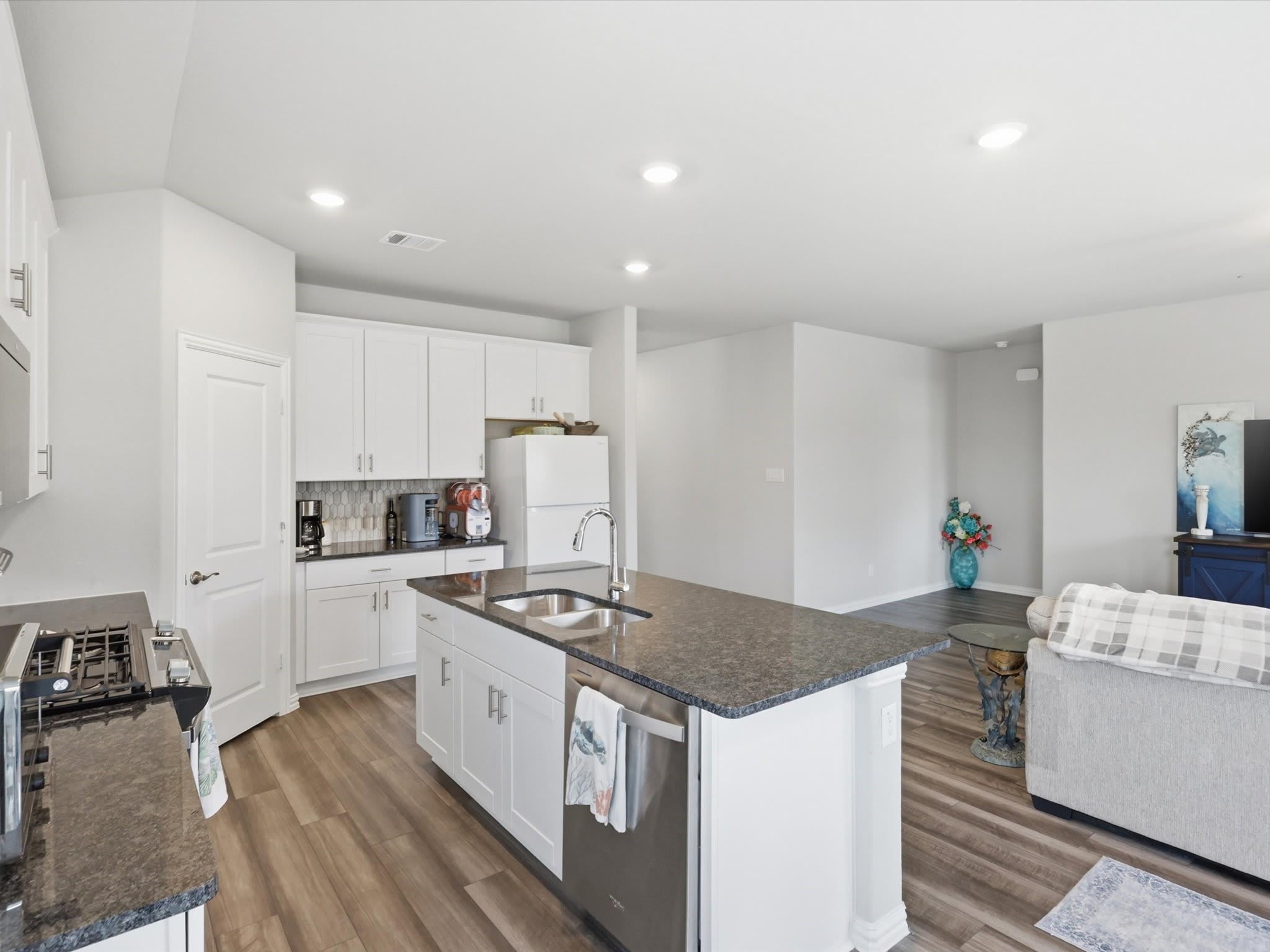 410 Dempsey Drive – photo 4