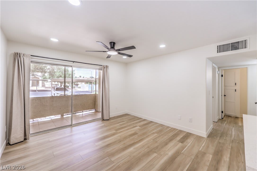 3425 E Russell Road – photo 5