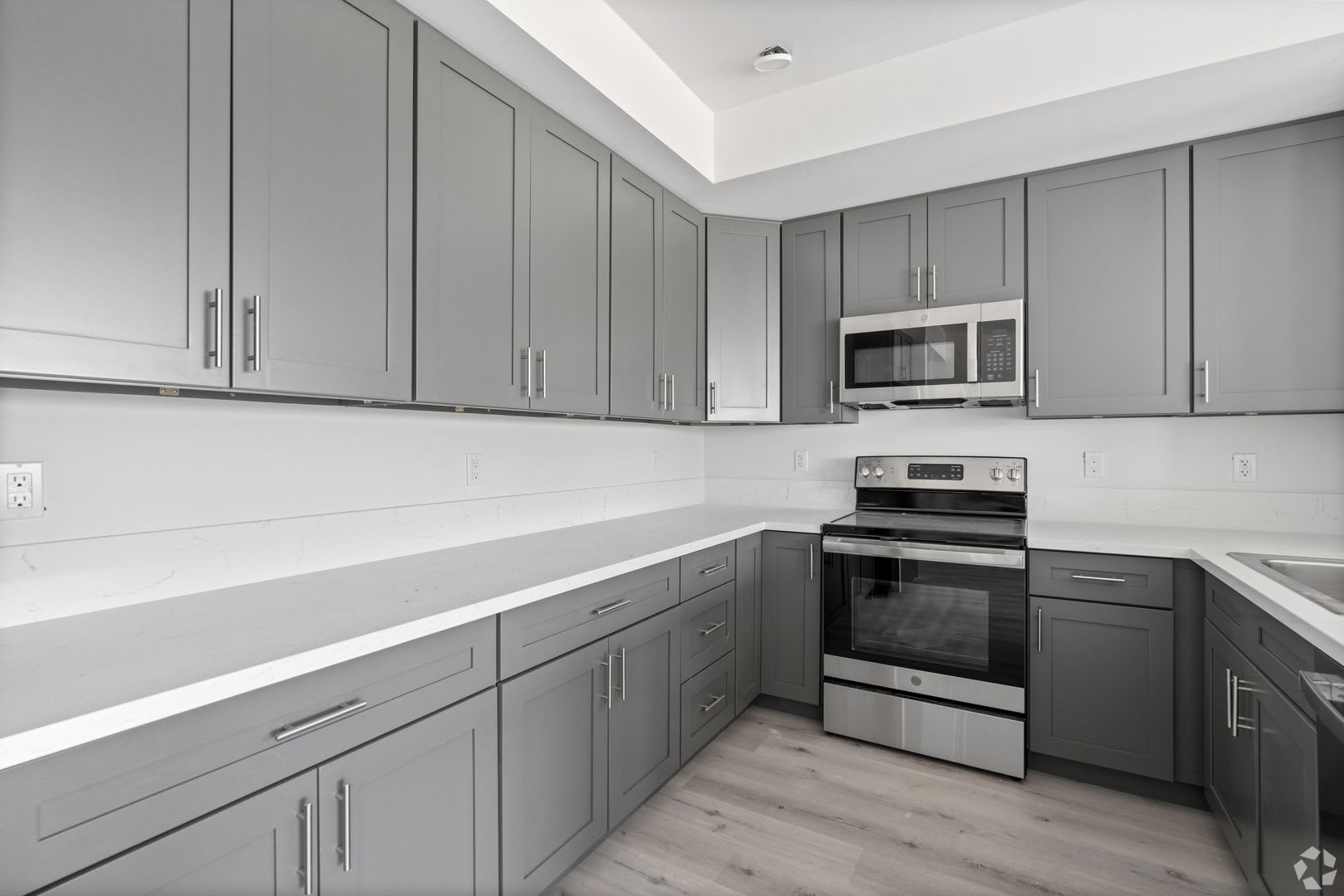 6904 Eton Ave. – photo 4