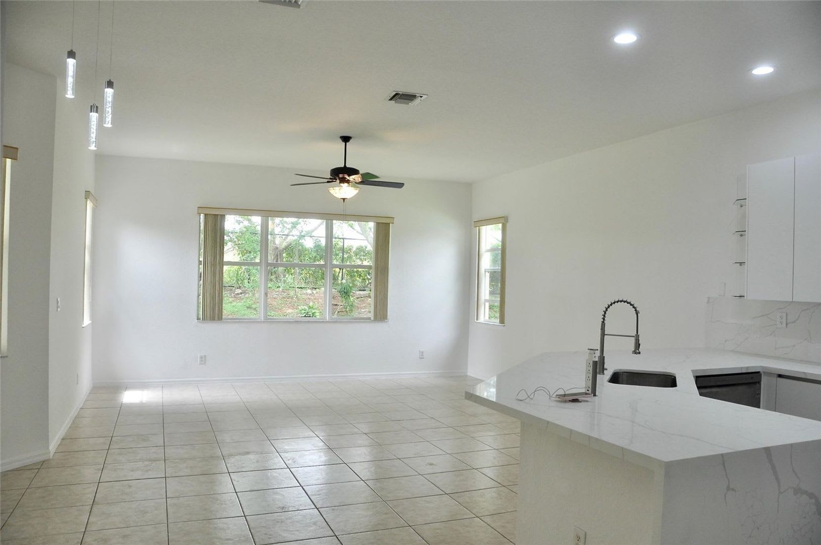 19496 S Whitewater Avenue Weston Fl 33332 2442 – photo 2