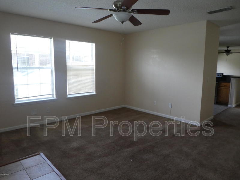 1017 Crestwood St – photo 2