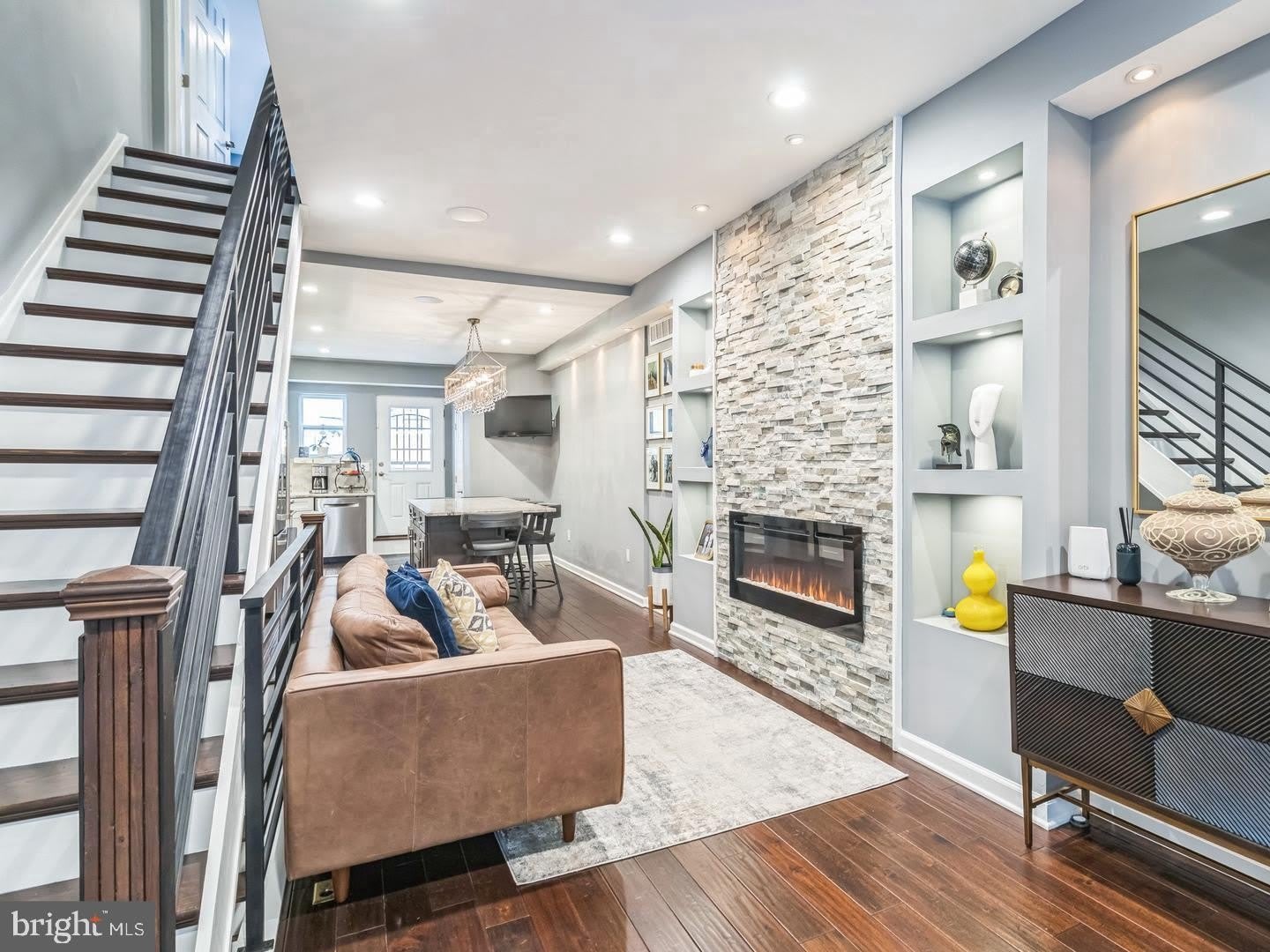 1153 N HANCOCK Street – photo 2