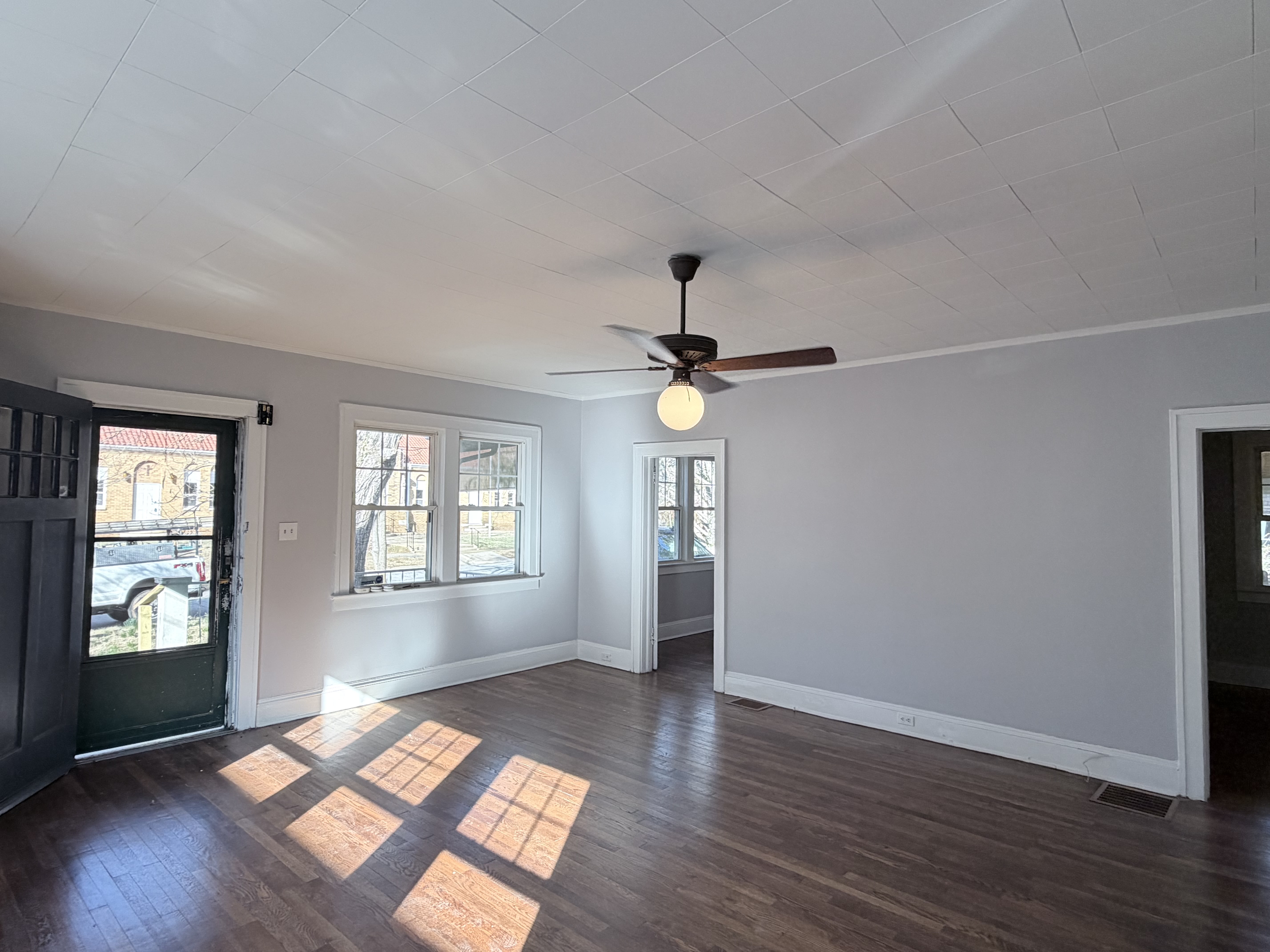 25 Walton St – photo 5