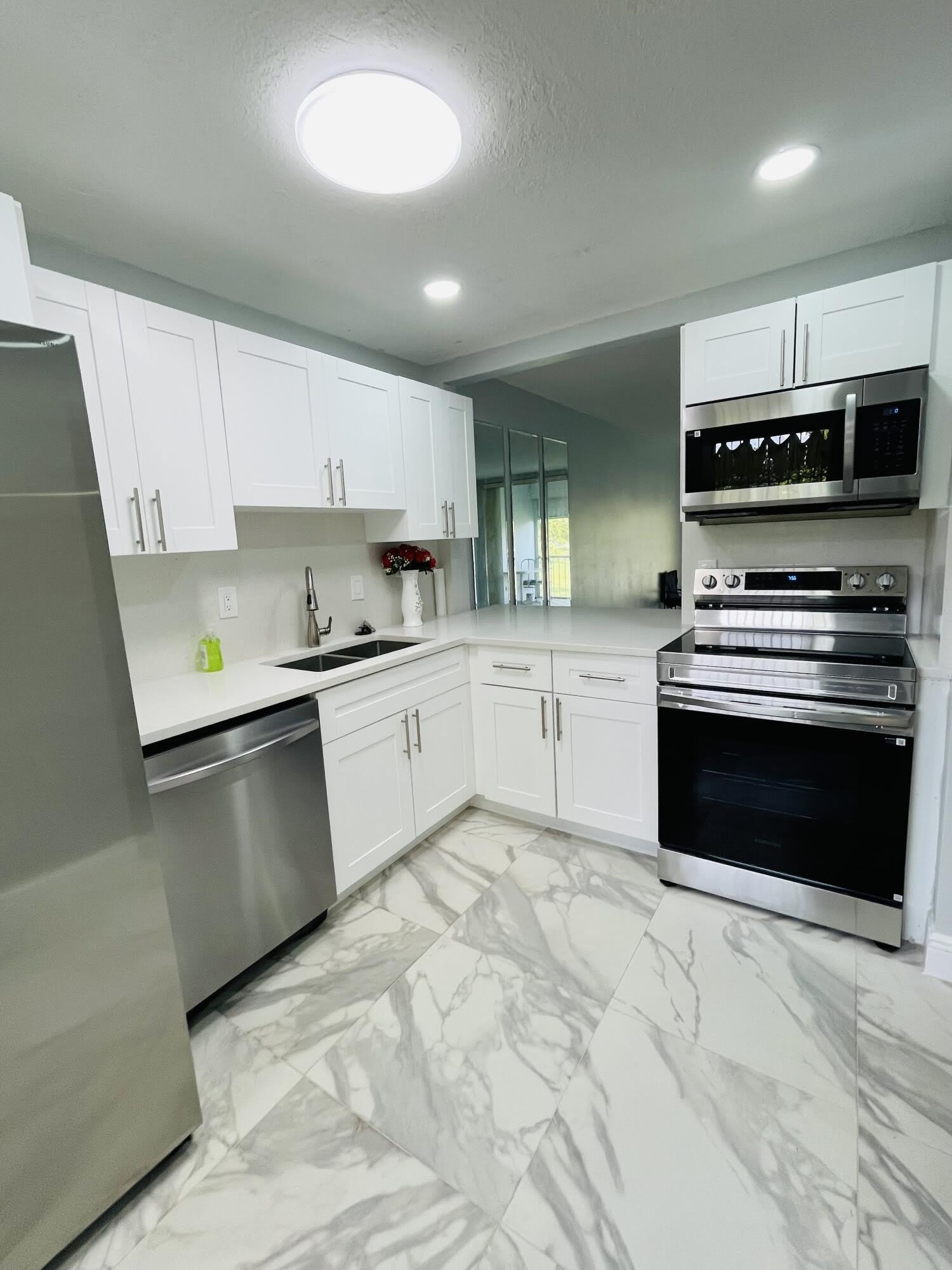 5980 NW 64TH Avenue – photo 2