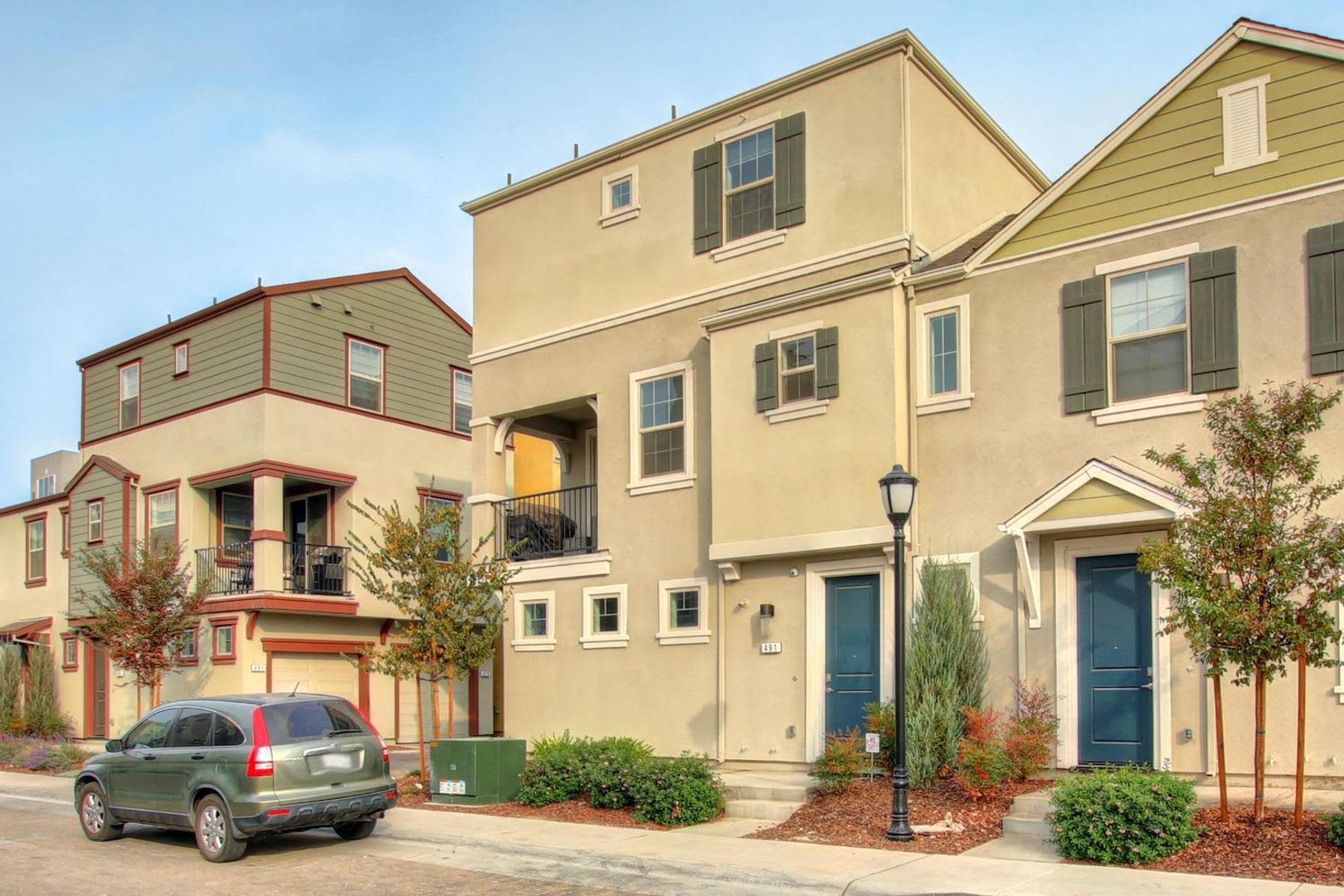 Modern Nearly-New Condo at The Mill on Broadway – $2,495/Month – photo 4