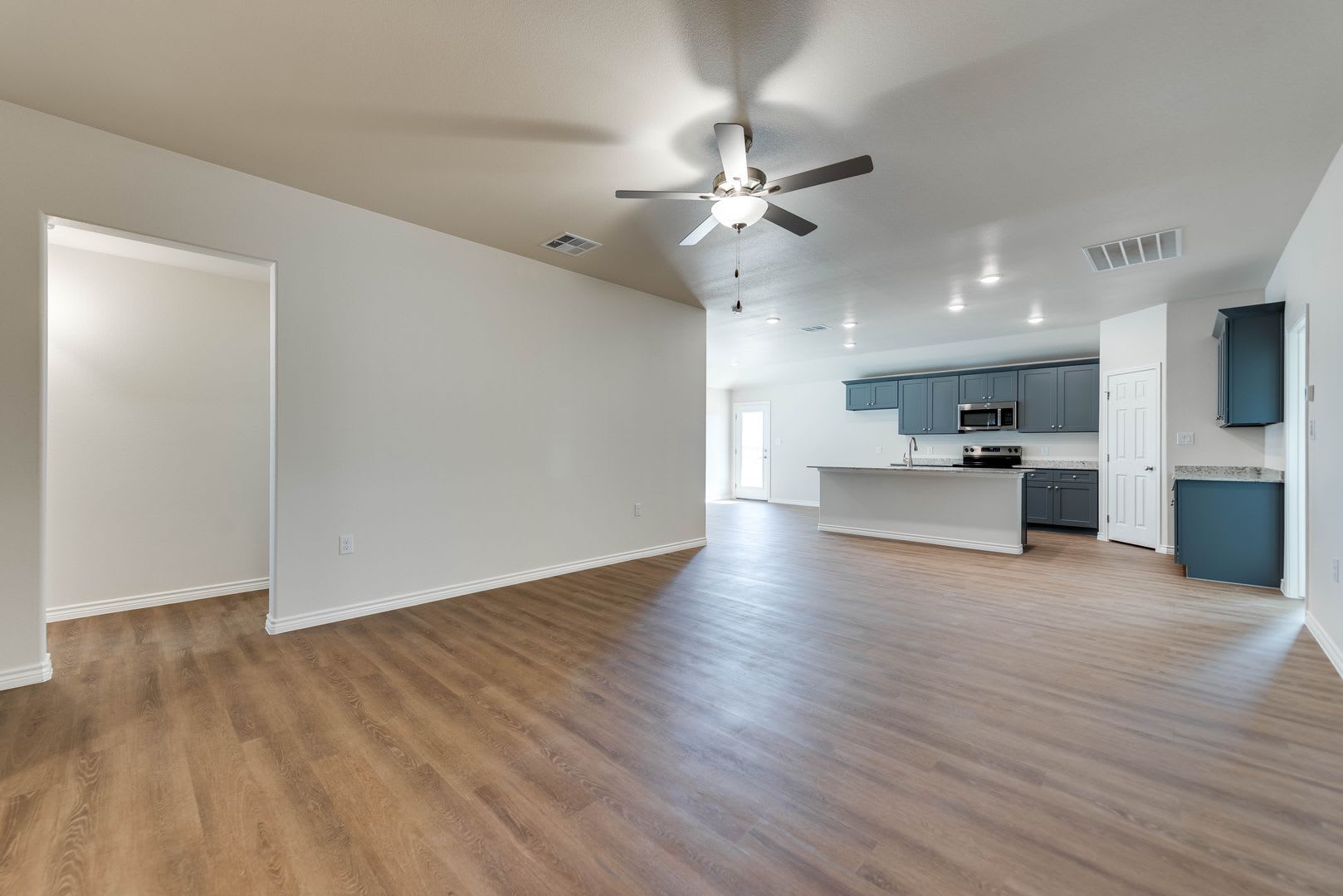 Your Next Chapter Starts In This Silver Leaf Beauty First Month Rent At 1 999 – photo 5
