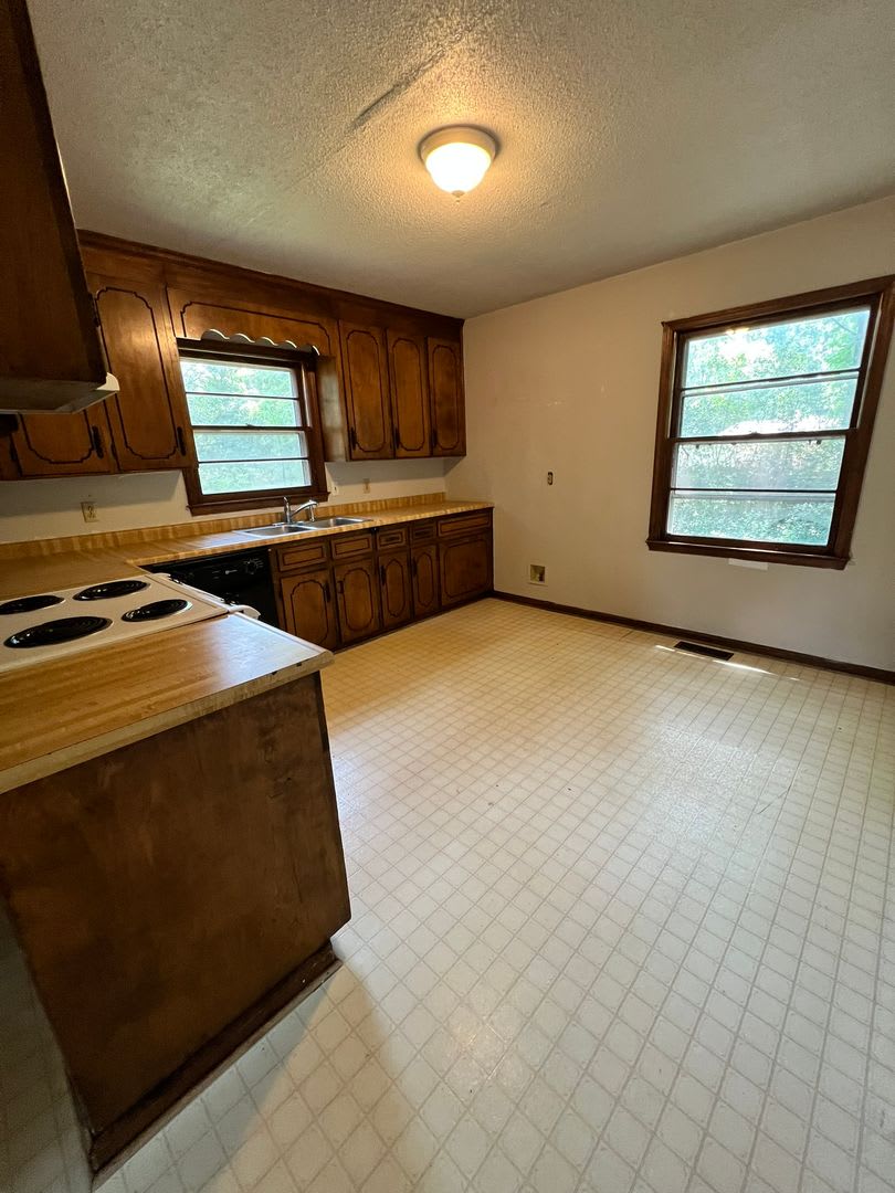 3BD/ 2BA W Fredericks Street – photo 3