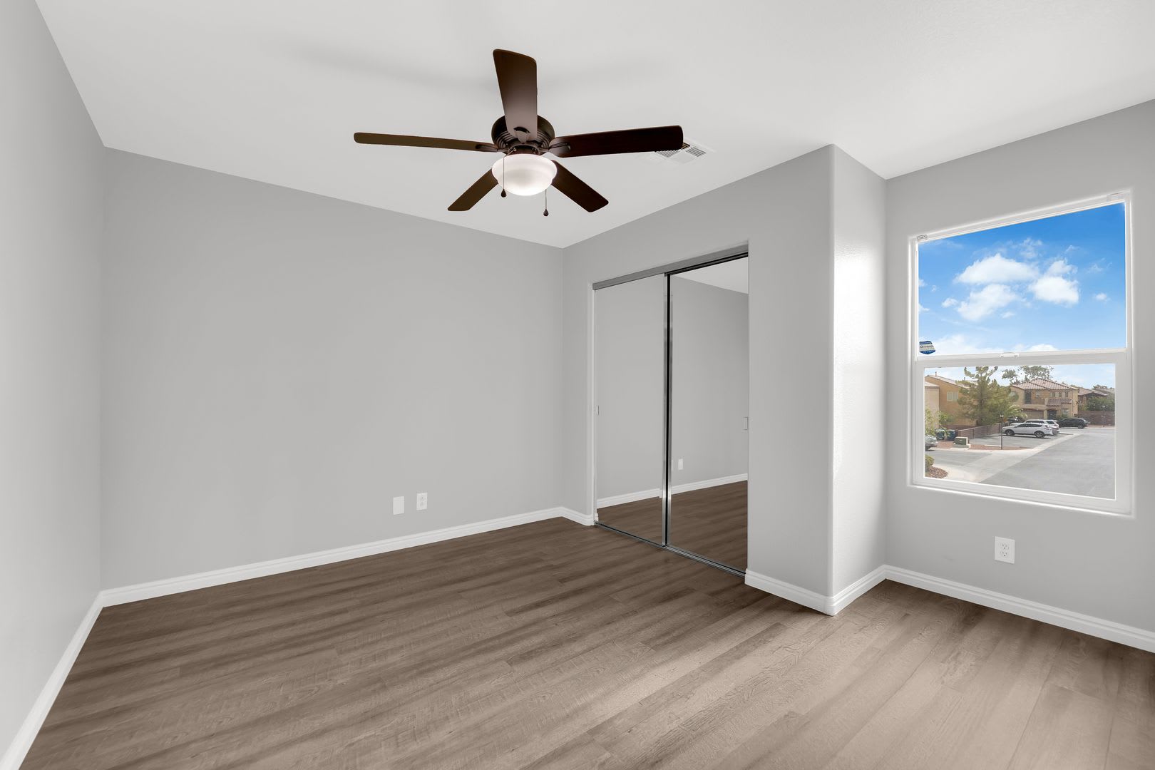 2-STORY IN SOUTHWEST*2 BEDROOMS*LOFT*OPEN FLOORPLAN* – photo 4