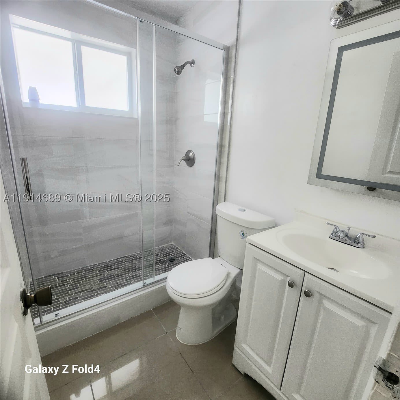 2400 Nw 10Th Ave – photo 3