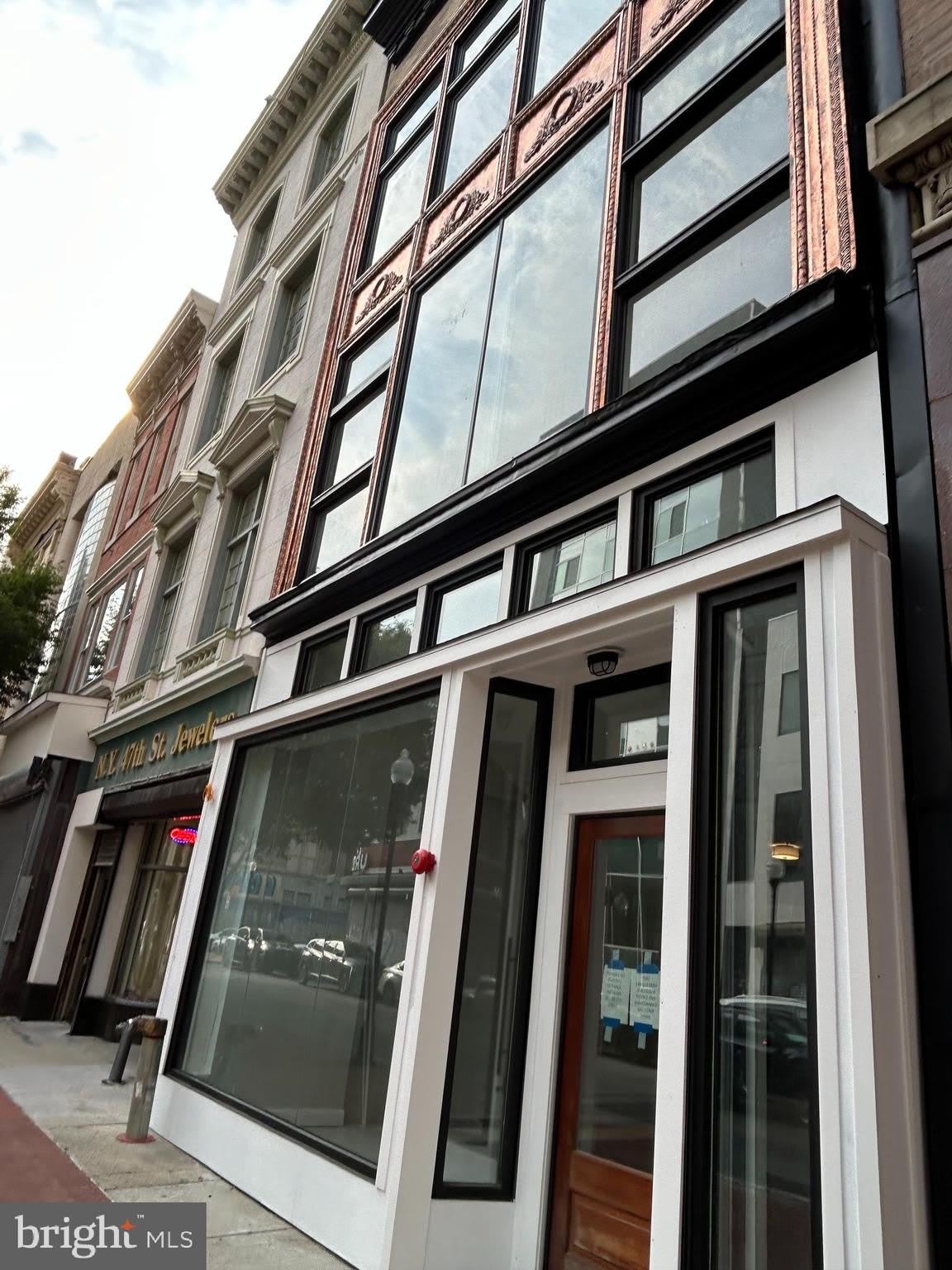 100 W LEXINGTON Street – photo 2