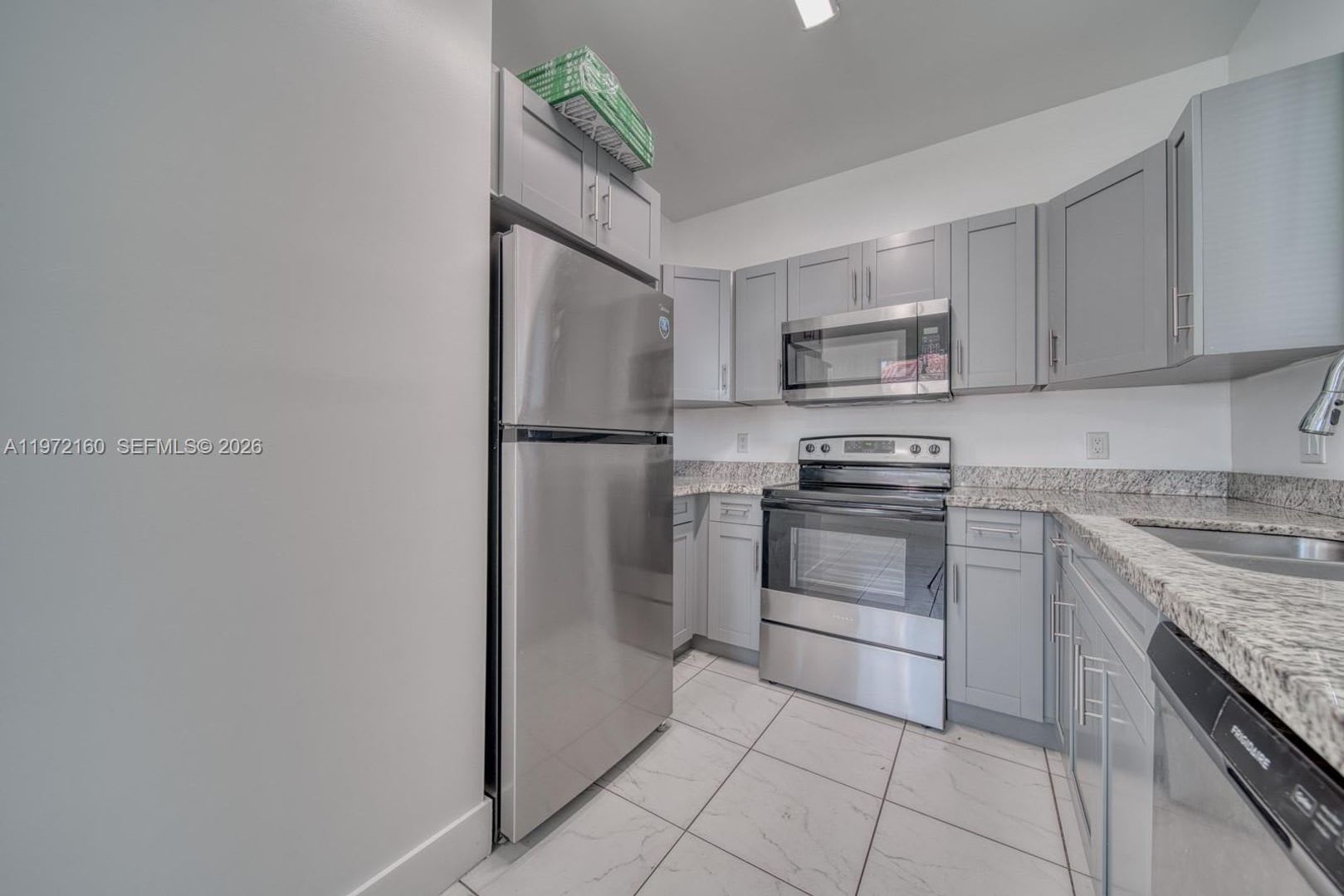 14710 NE 7th Court 14710, Miami, FL 33161 – photo 2