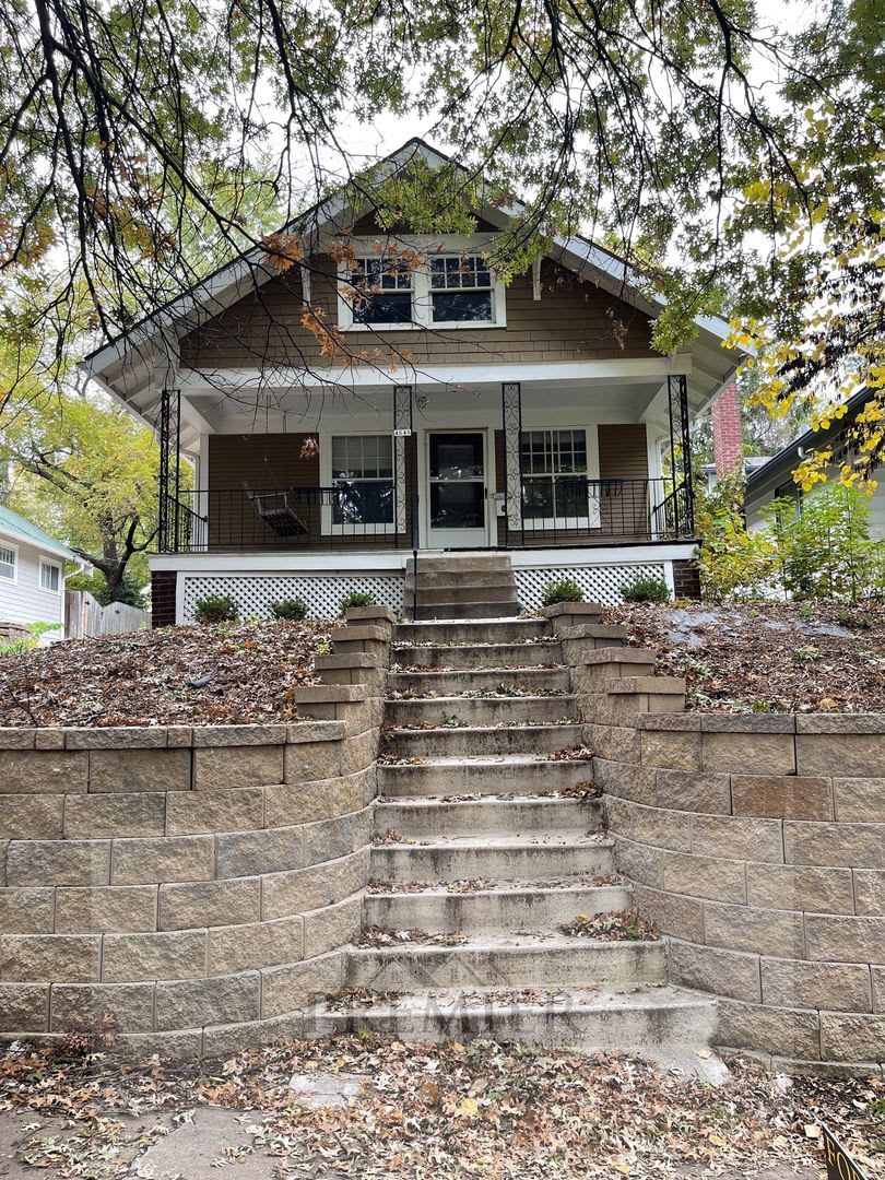 Charming 3 Bed 1 Bath House For Rent 4545 Fairmount Ave Kansas City Mo 64111 1375 Rent – photo 1