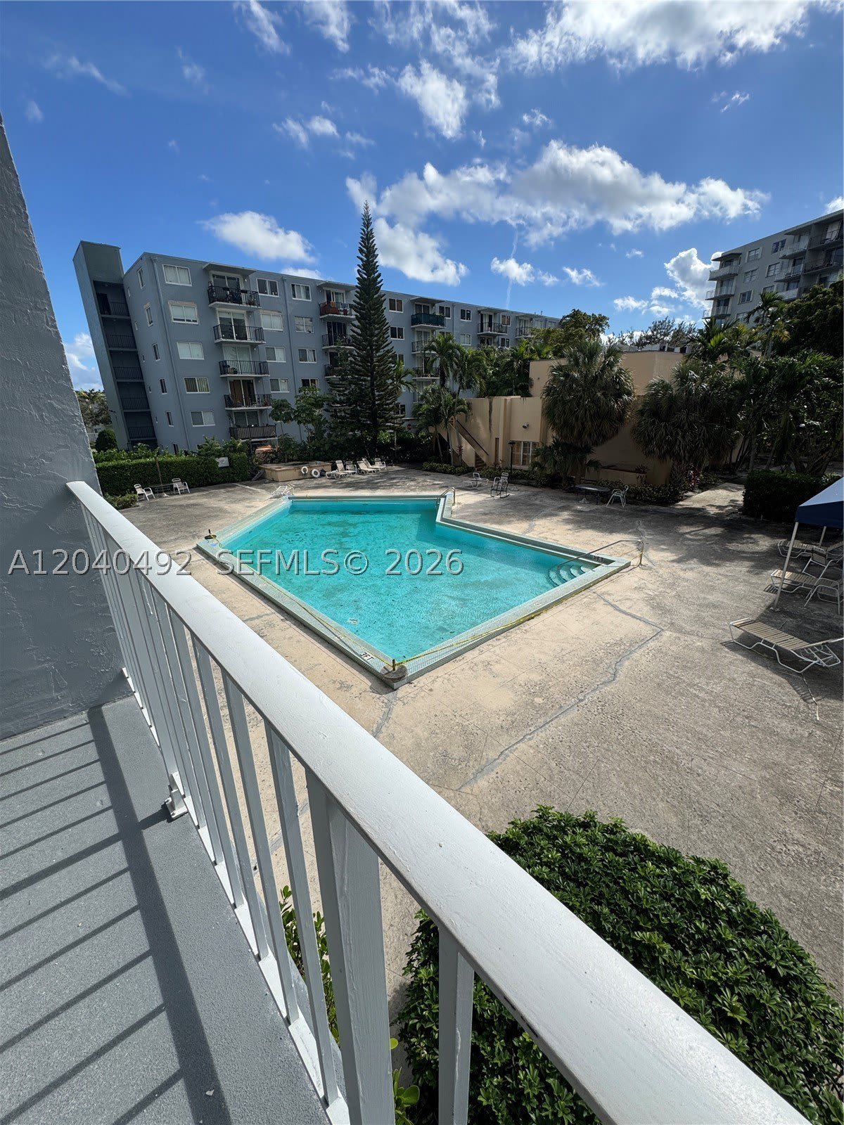 1470 NE 125th Ter – photo 2