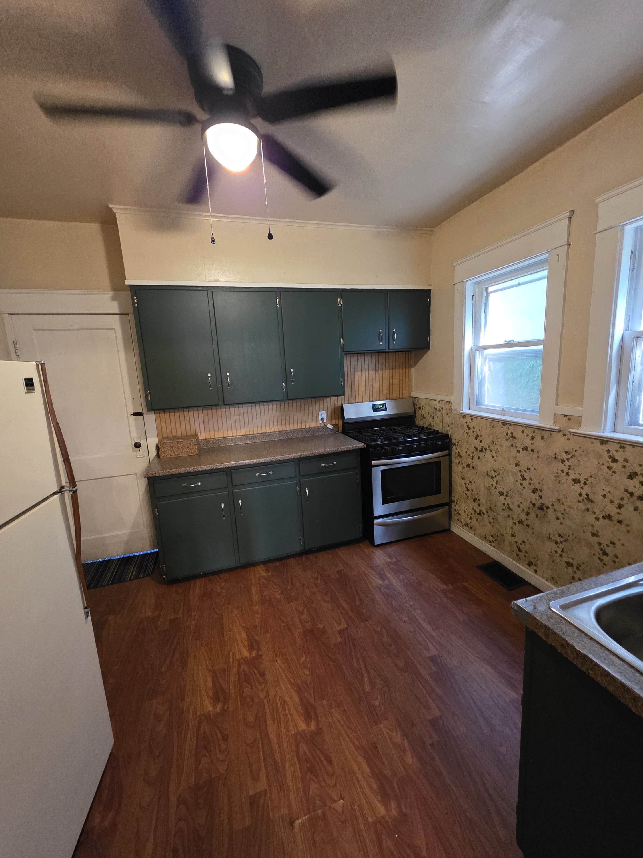 1424 West 8th Street – photo 5