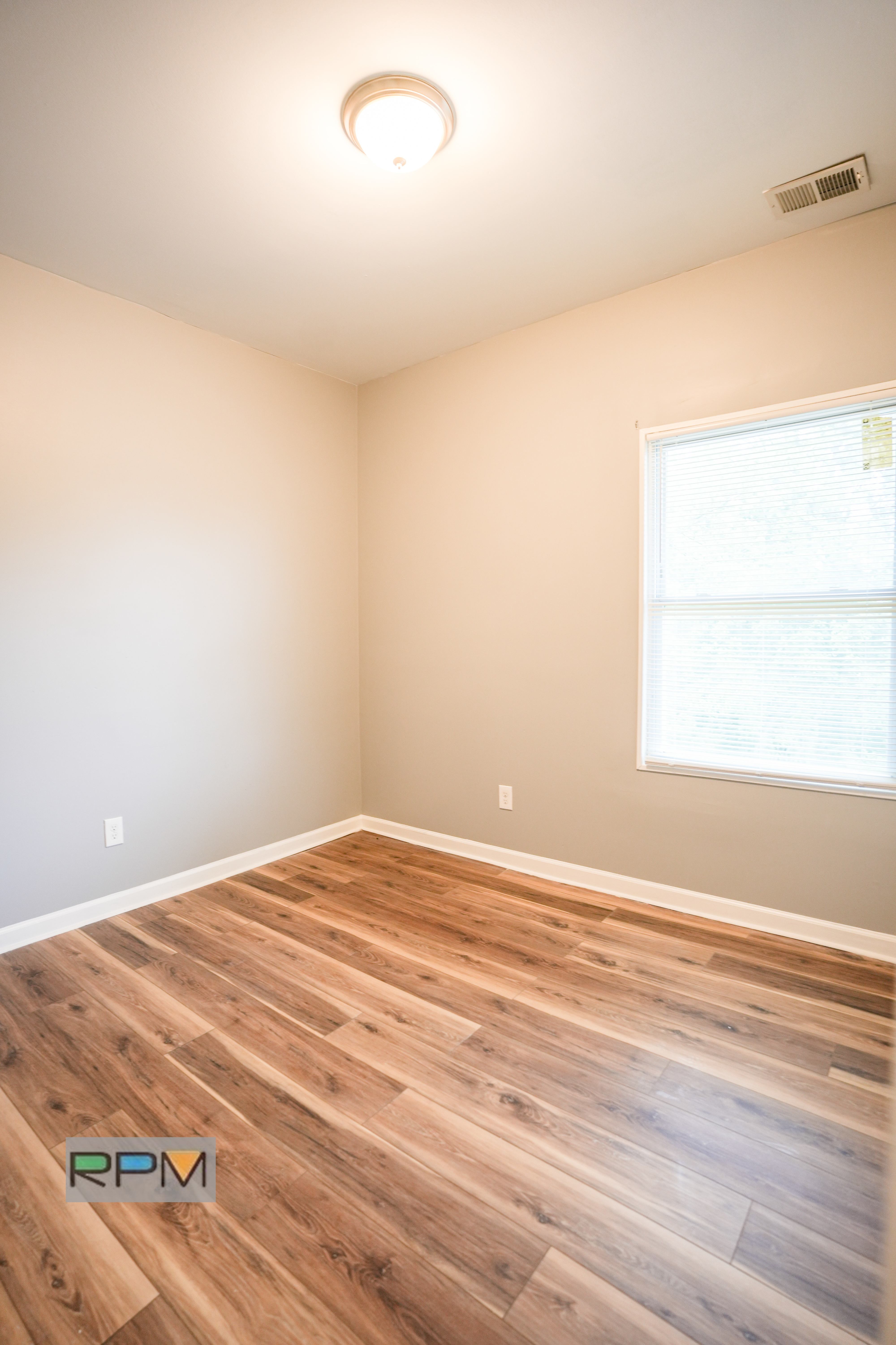 3300 Windsor Ave Unit 2 – photo 4
