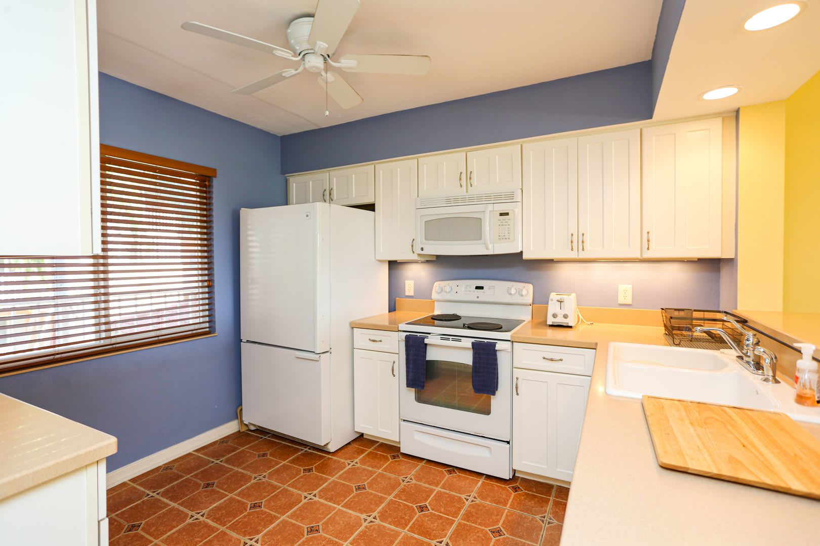 1075 Foxfire Lane 207 – photo 3