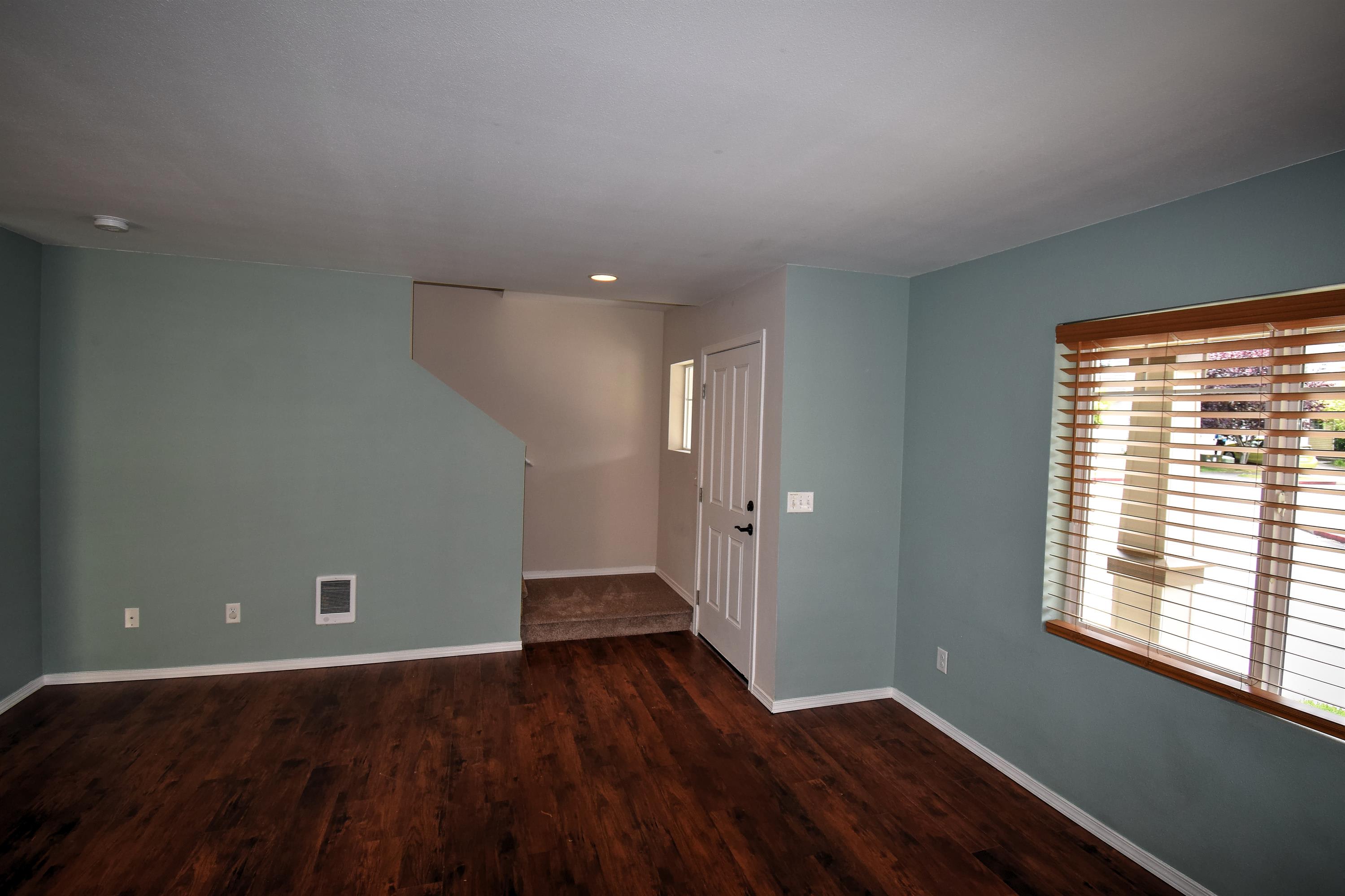 8724 Stockholm Lane Northeast – photo 5