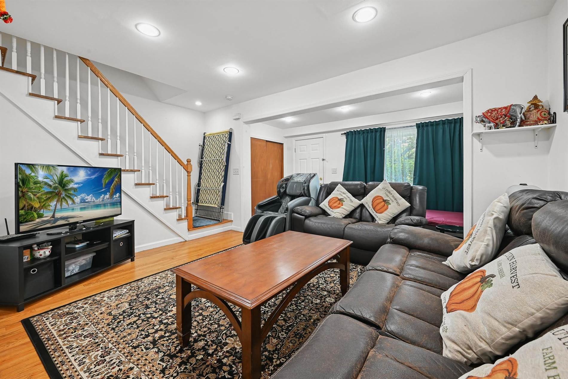 13 Herbert Ave – photo 3