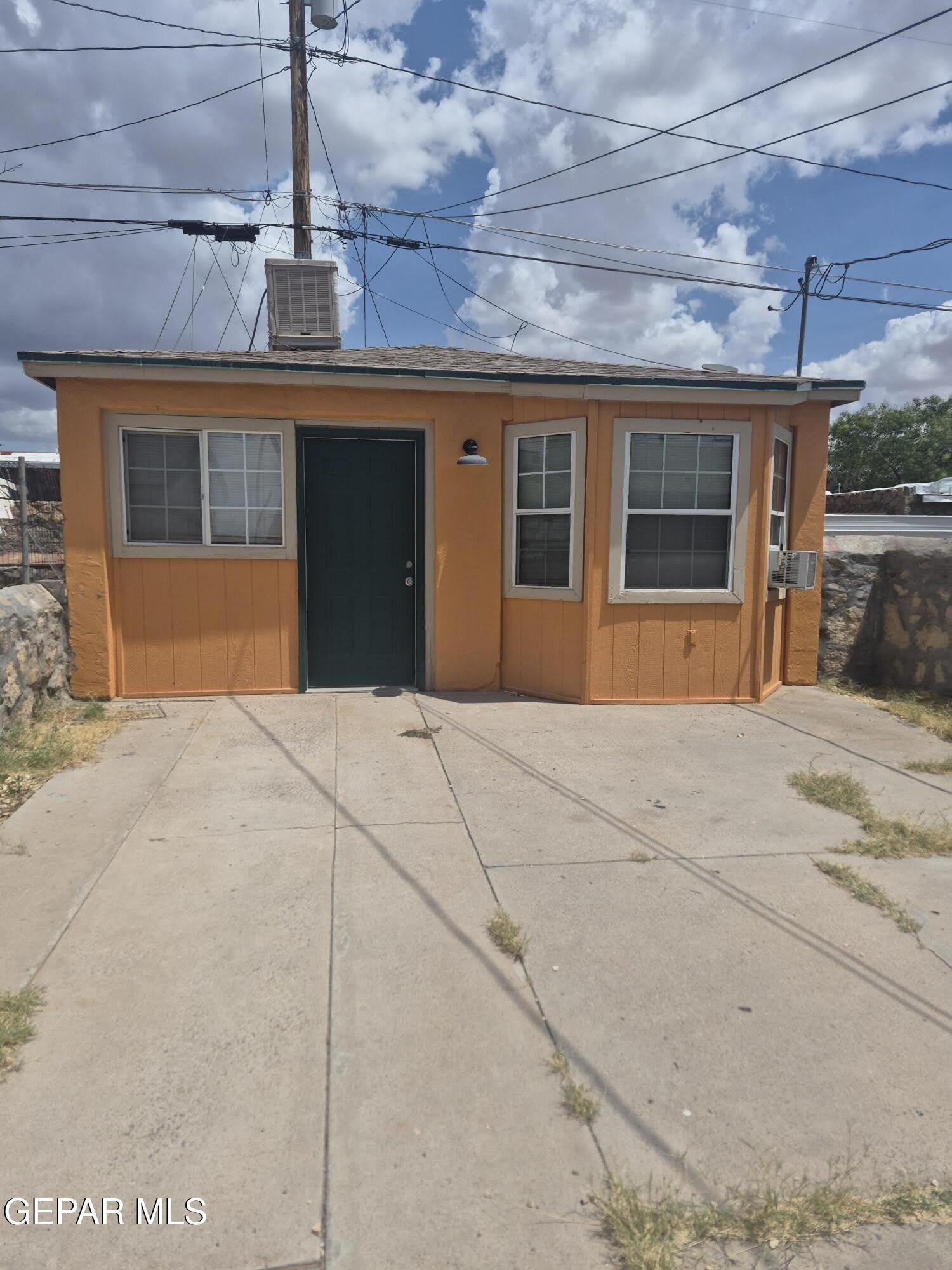 3915 Mobile Avenue – photo 1