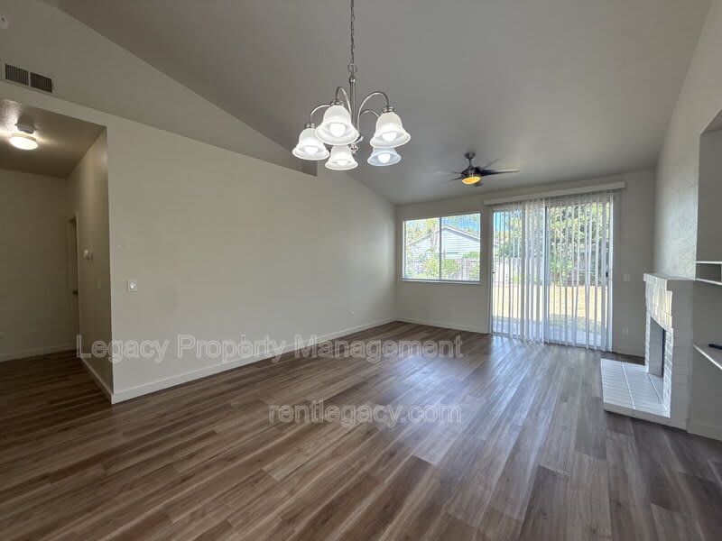 403 Munden Ct – photo 4