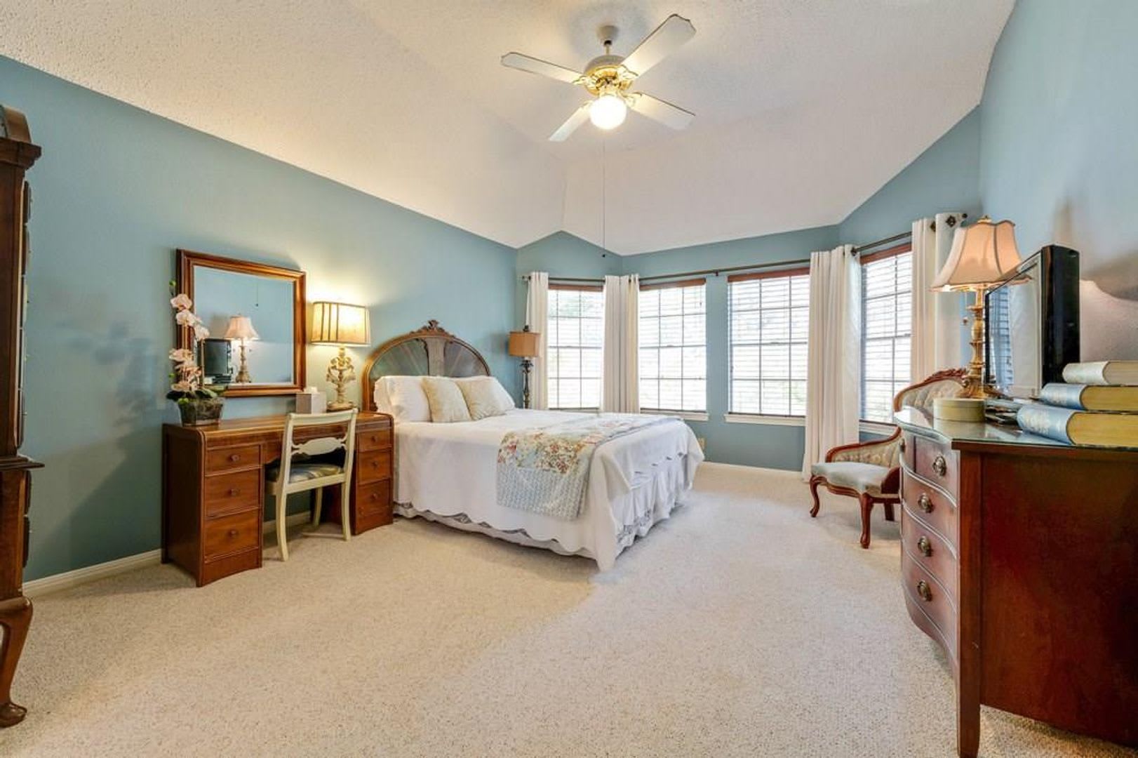 Greenbelt Living Near Lake Austin – photo 1