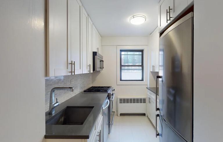 324 East 54th Street – photo 4