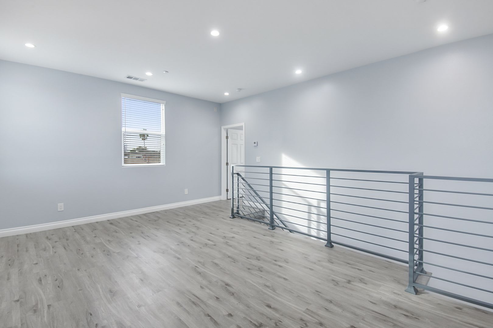 Available Now Beautiful Newer 3Bedroom Near Lax And Beaches – photo 5