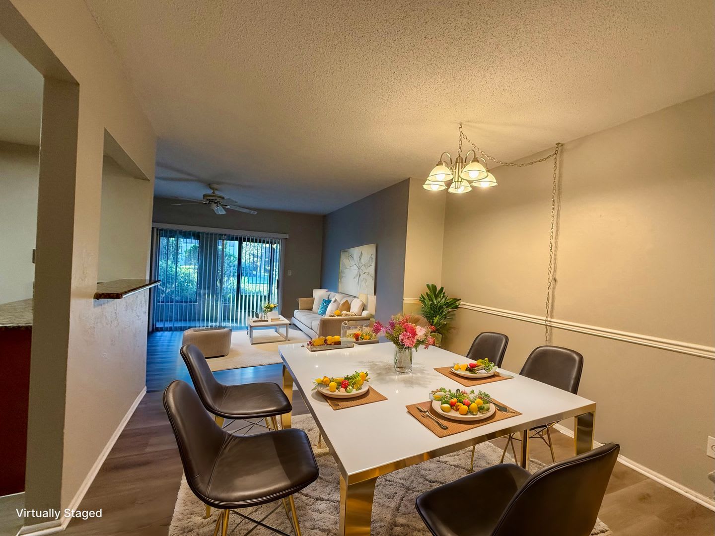 Bright & Updated 1-Bed, 1-Bath Condo with Lake View! – photo 4