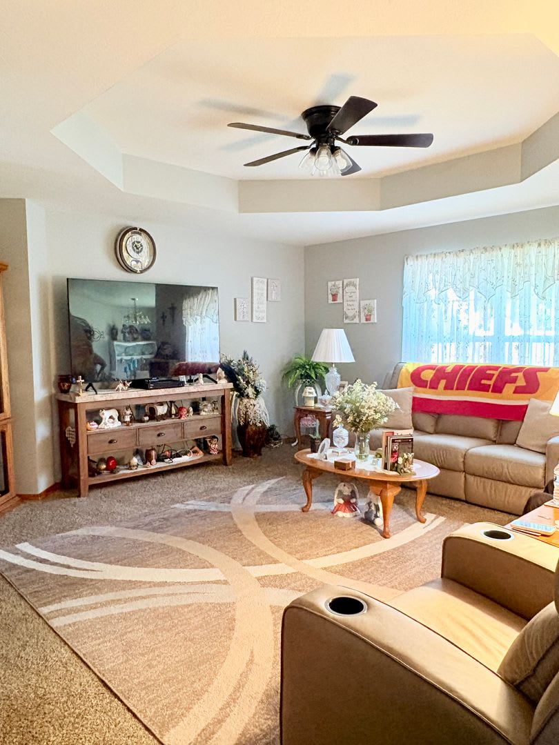 3 Bedroom Home for Lease in Clever! Available for November 1st Move-in – photo 3