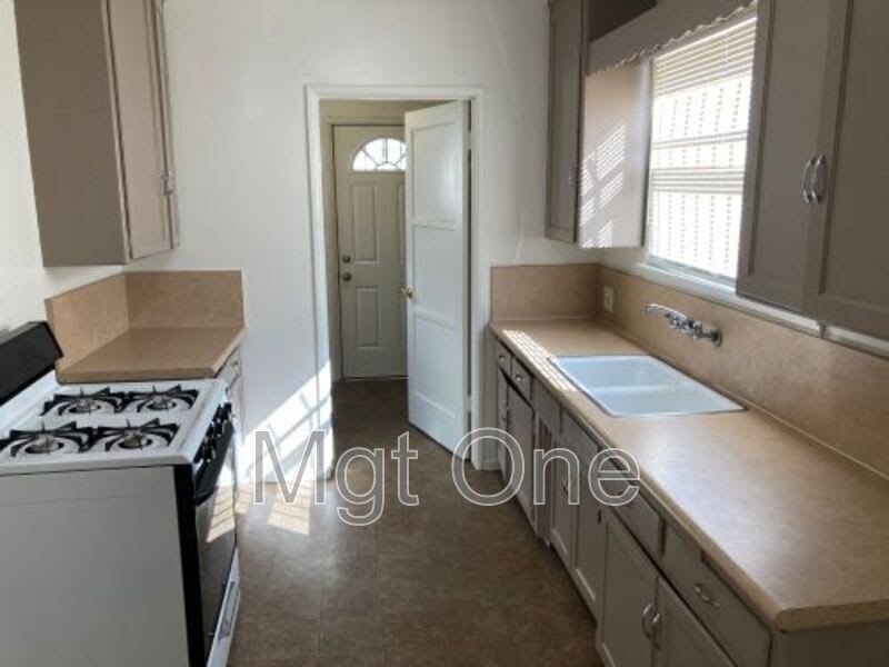 4406 Kansas Ave. – photo 2