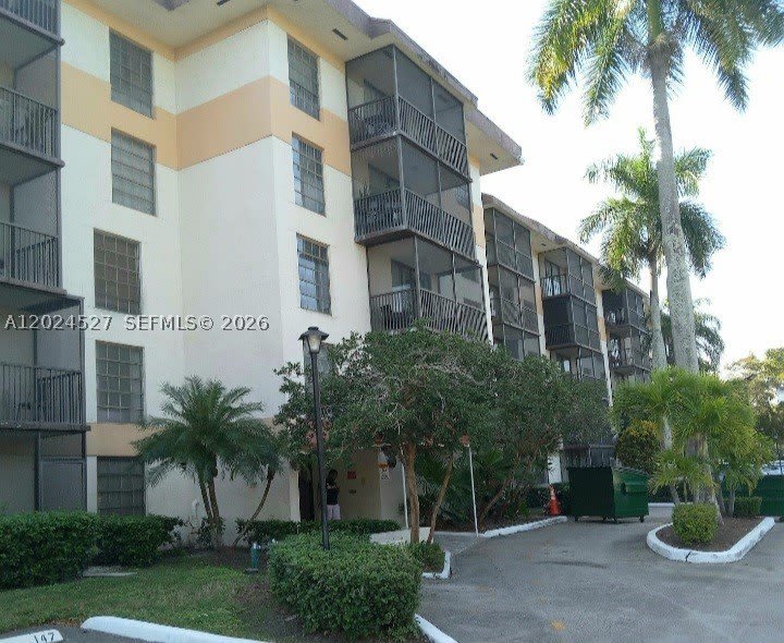 5570 NW 44th St – photo 1