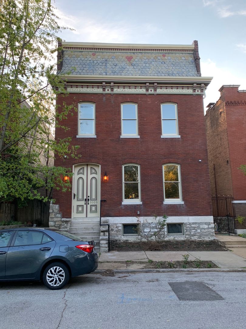 Recently Renovated Historic Mansion in Benton Park – photo 1