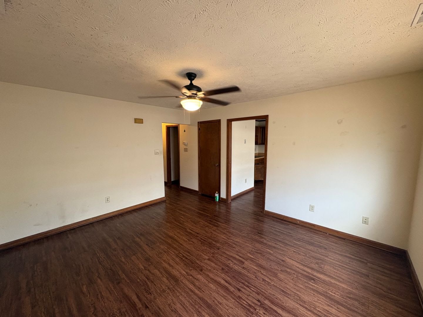2 BEDROOM IN THE HEART OF HOPE MILLS! – photo 3