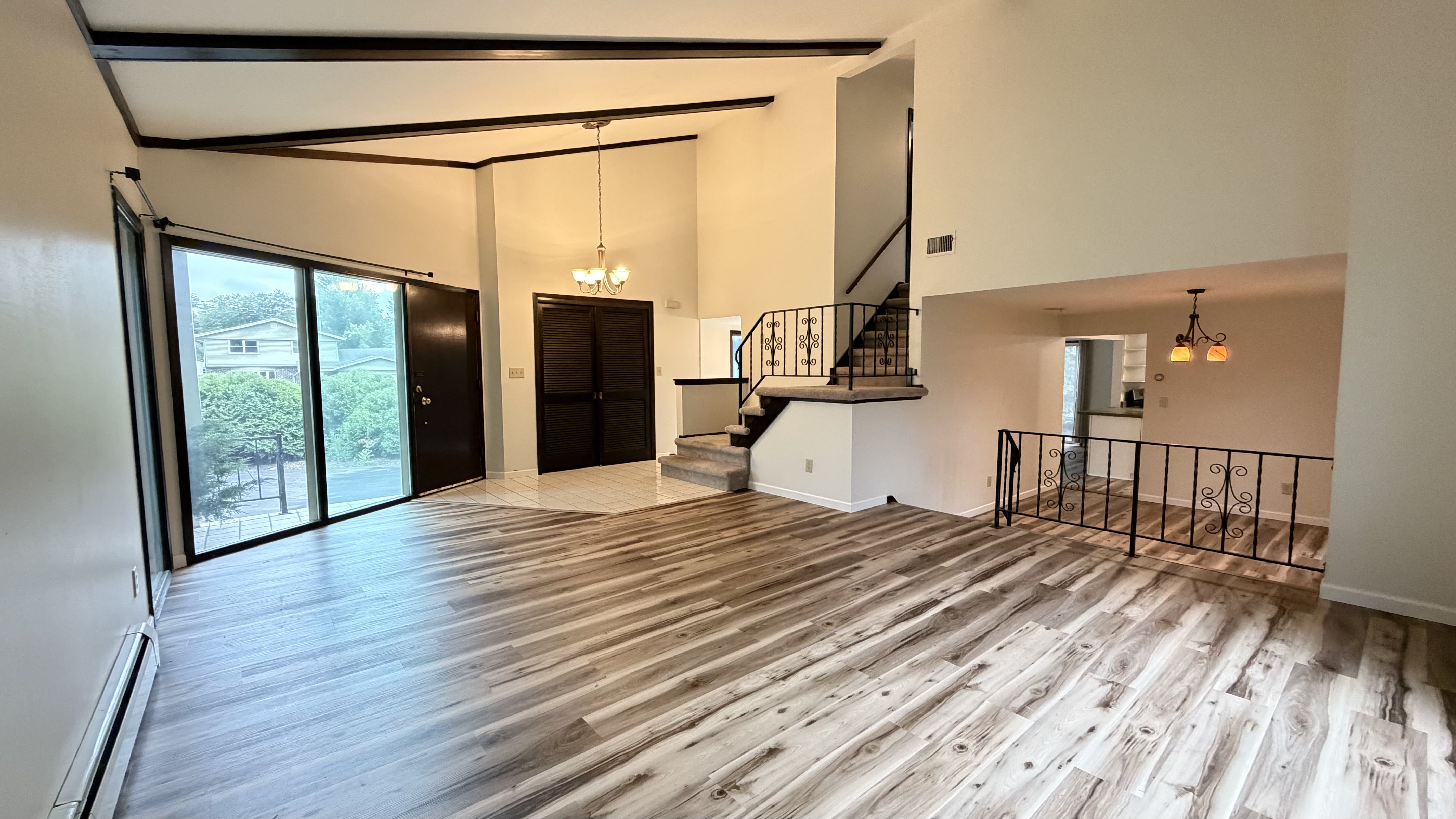 17370 Bedford Dr – photo 2