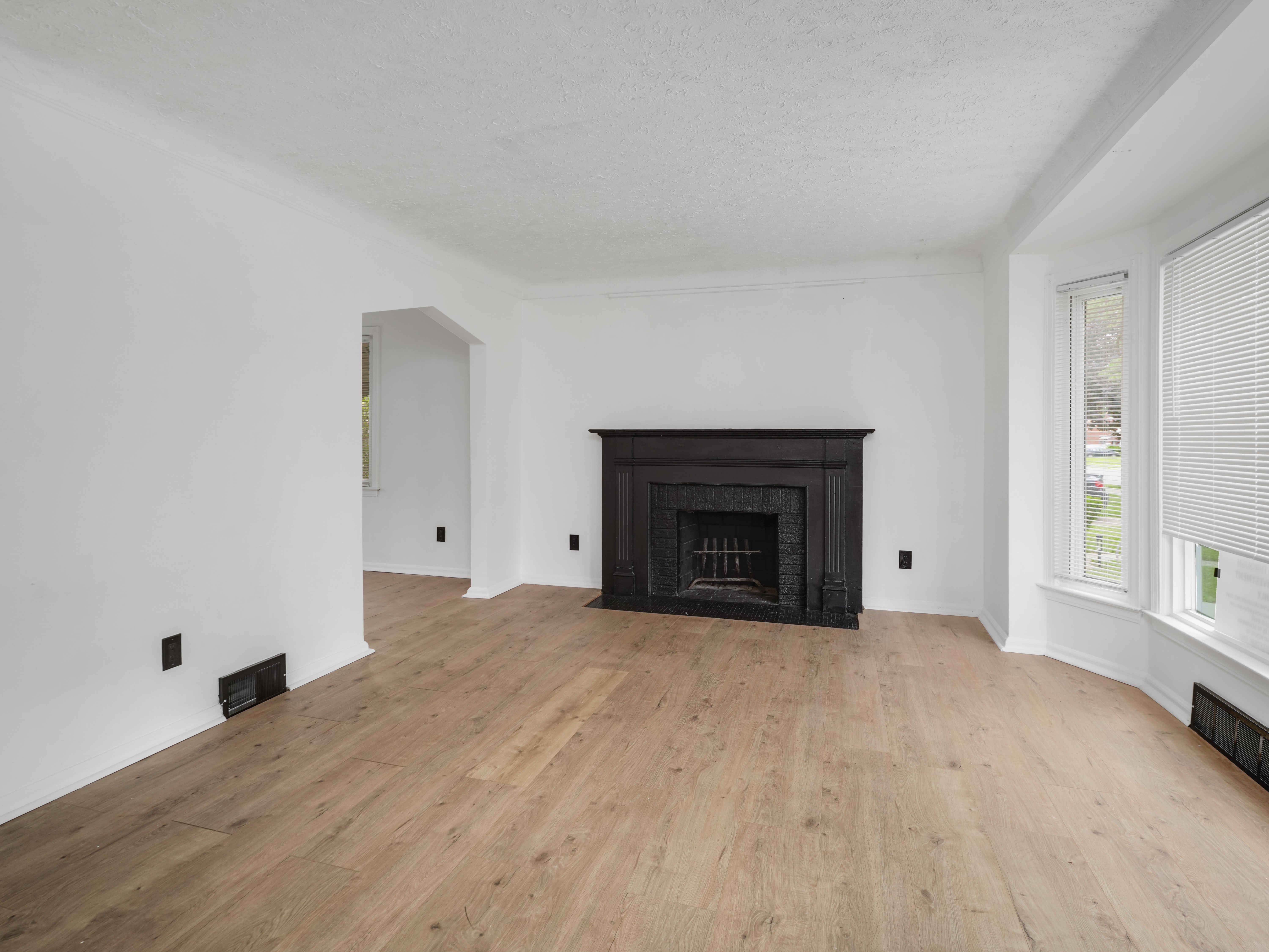 13891 Fairmount Dr – photo 1