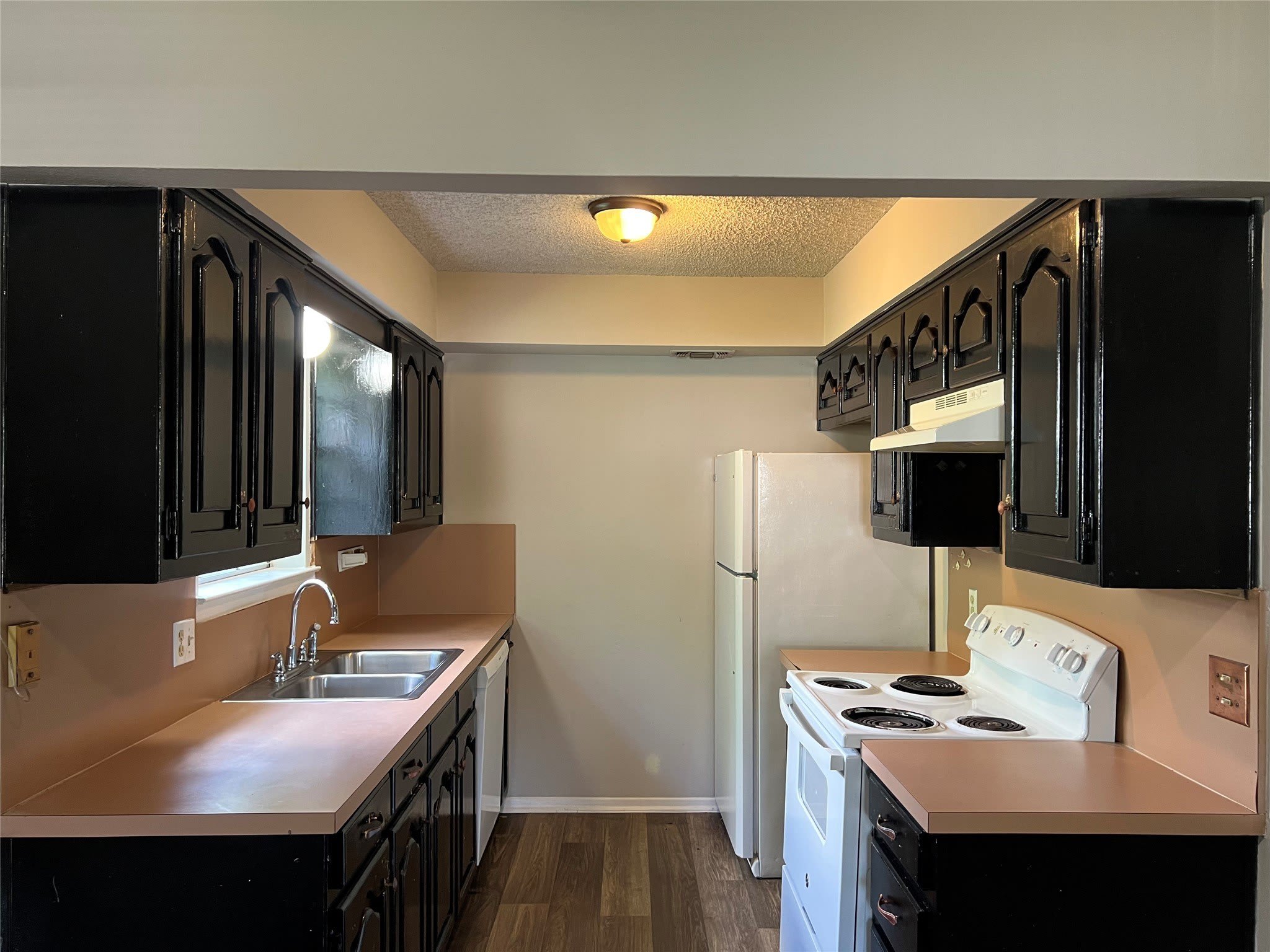 802 N Crockett Street – photo 4