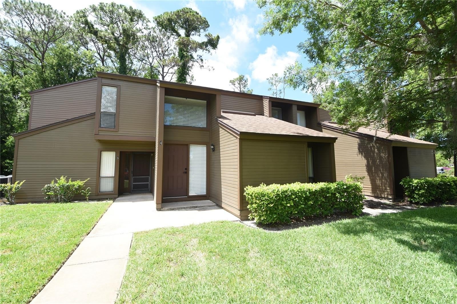 4 SOUTHBURY Court – photo 1