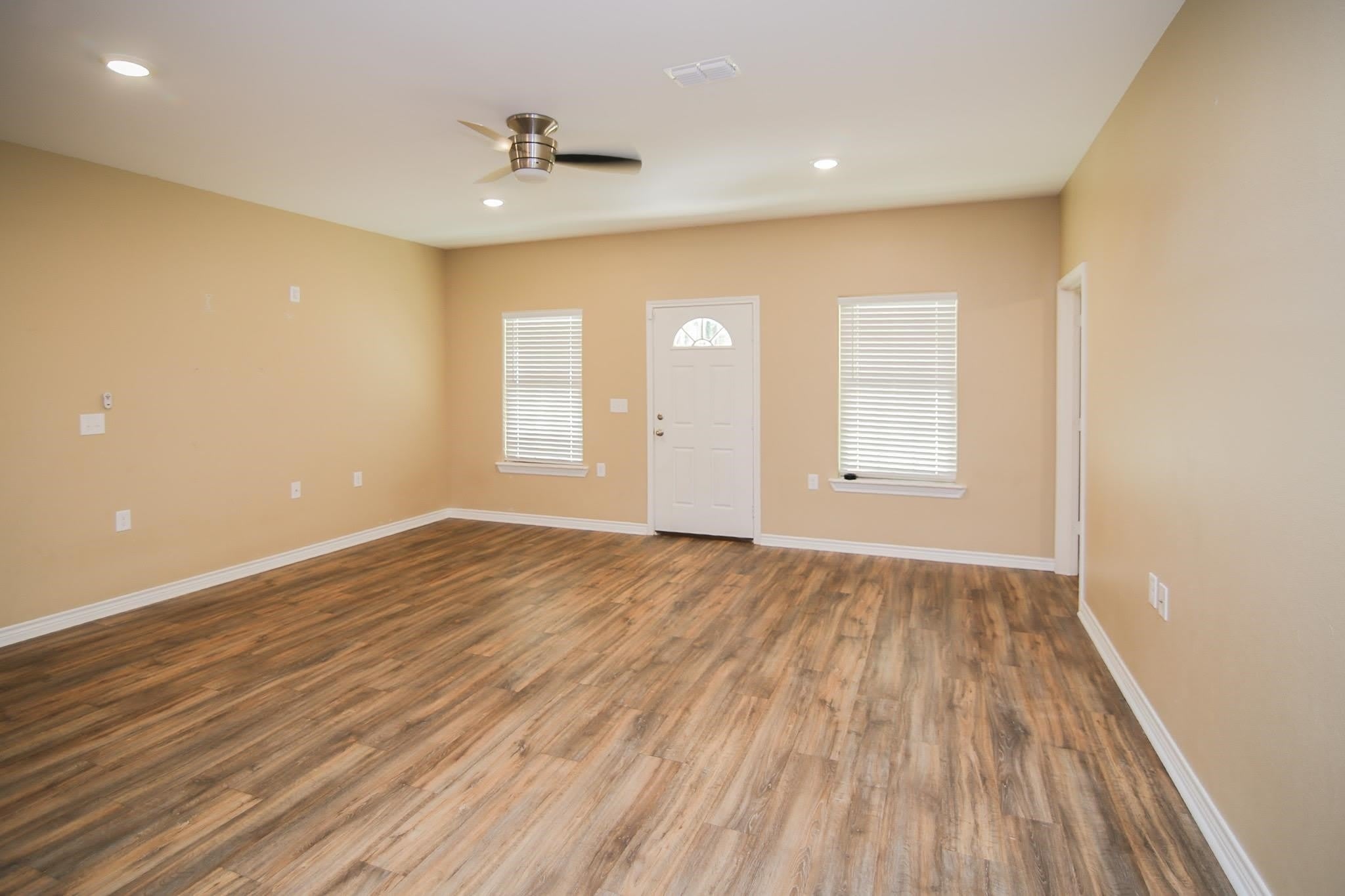 411 Johnson St – photo 4
