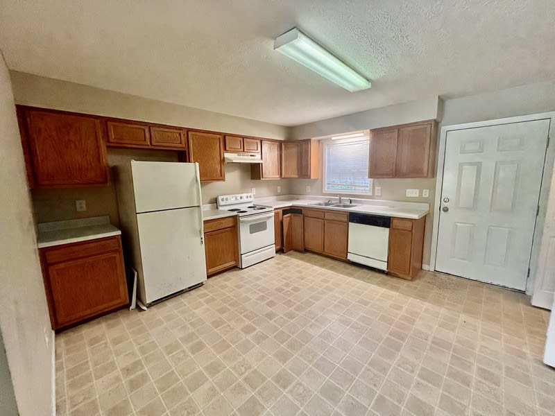 180 Stone Henge Lane – photo 2
