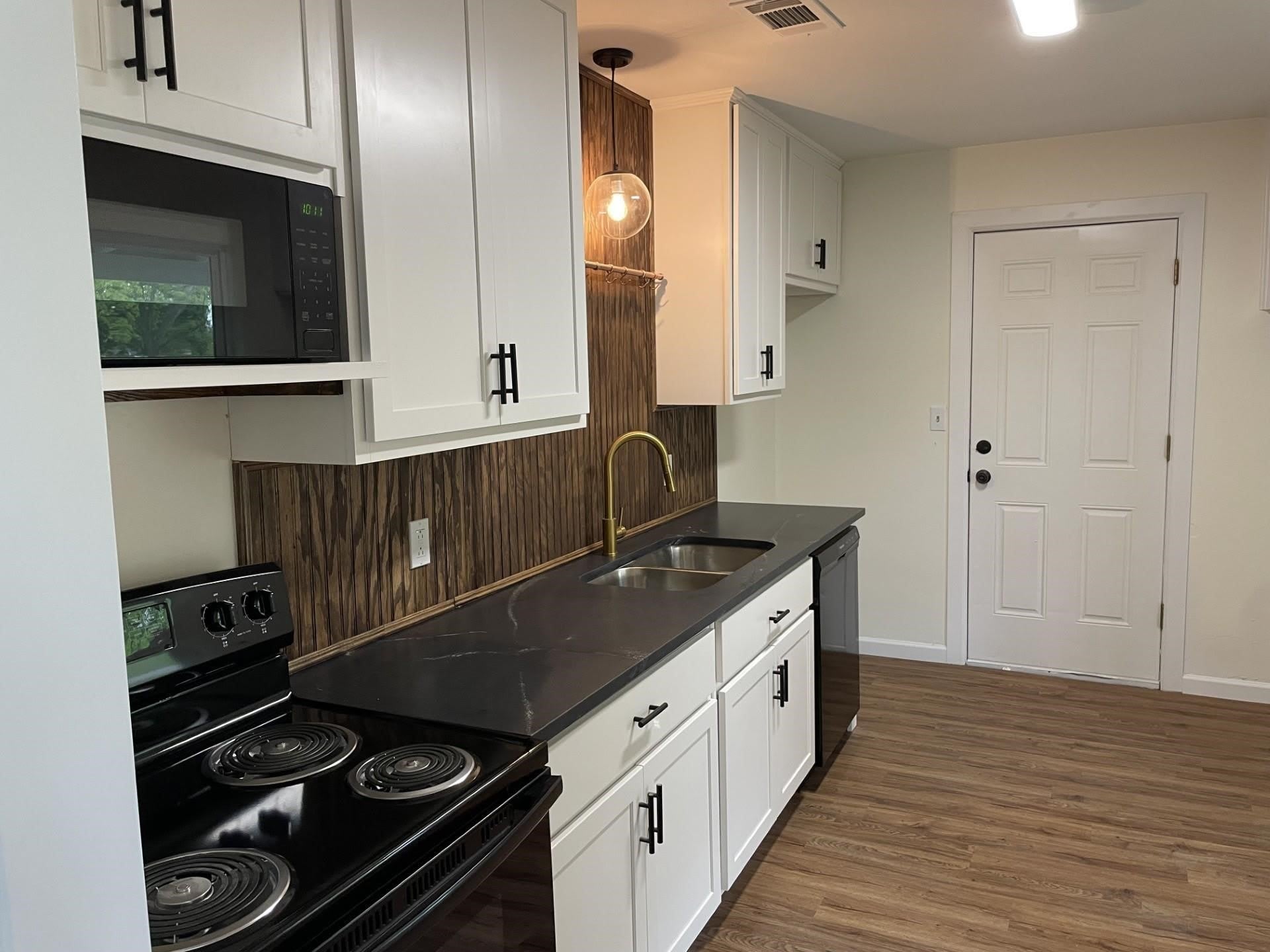 513 W Florence Street – photo 3