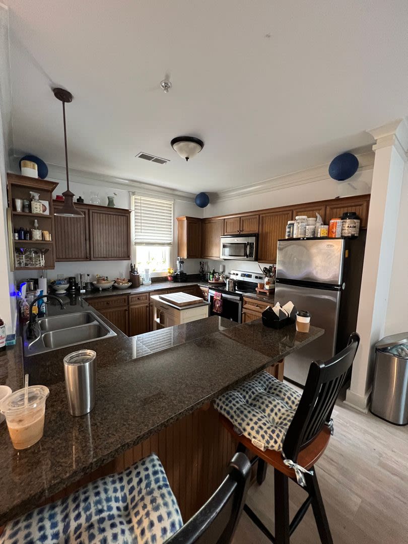 Well Maintained Condo At Creekside – photo 5
