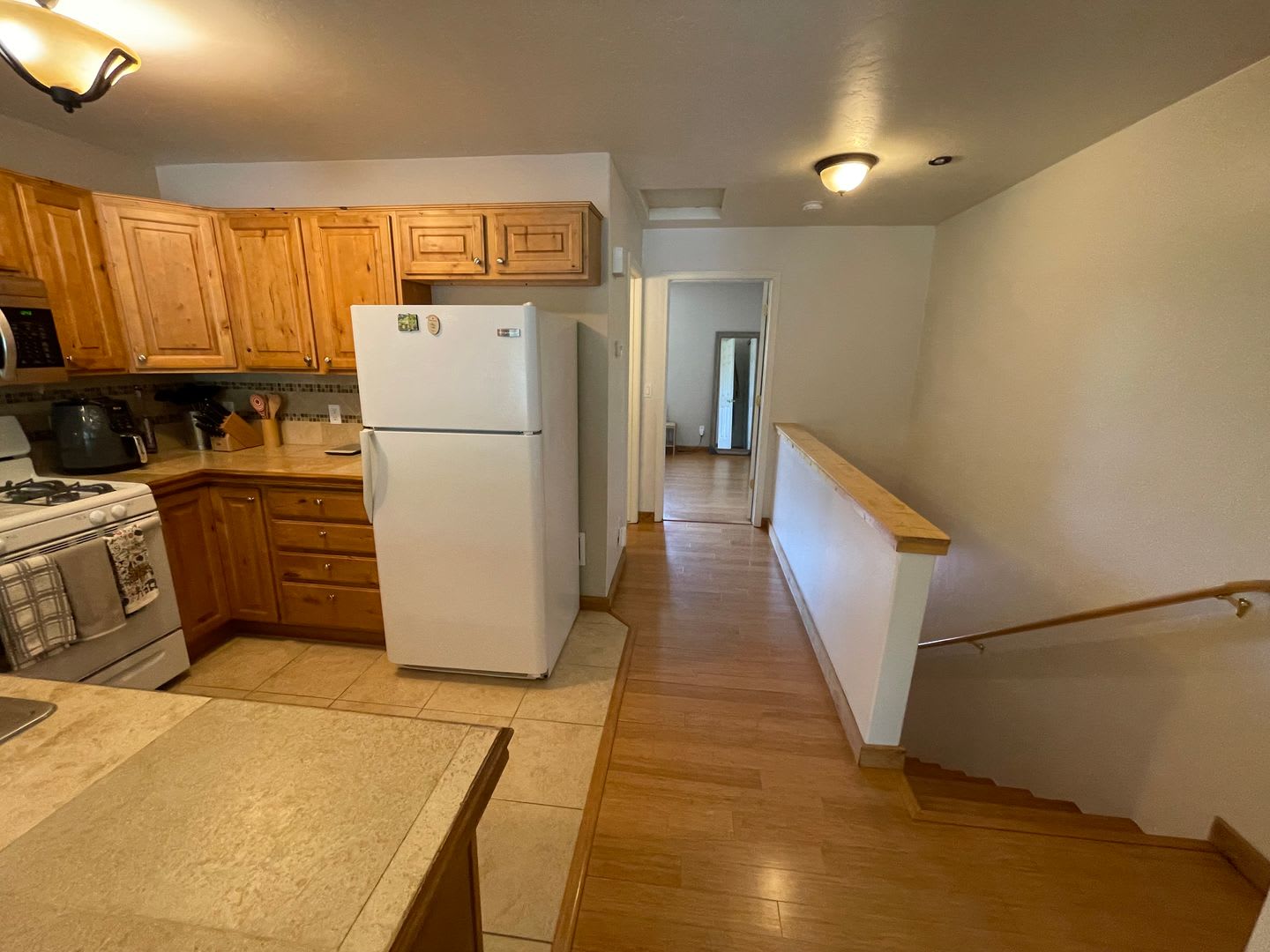 Convenient Location! 1 Bedroom Furnished Townhome with access to great valley views! – photo 5