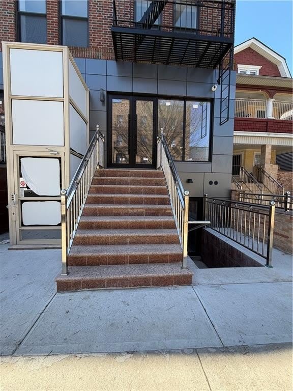 1046 E 15th Street – photo 1