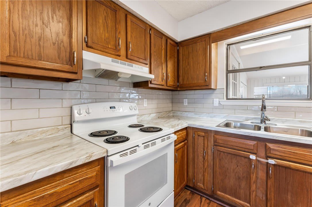 153 Halleck Lane – photo 5