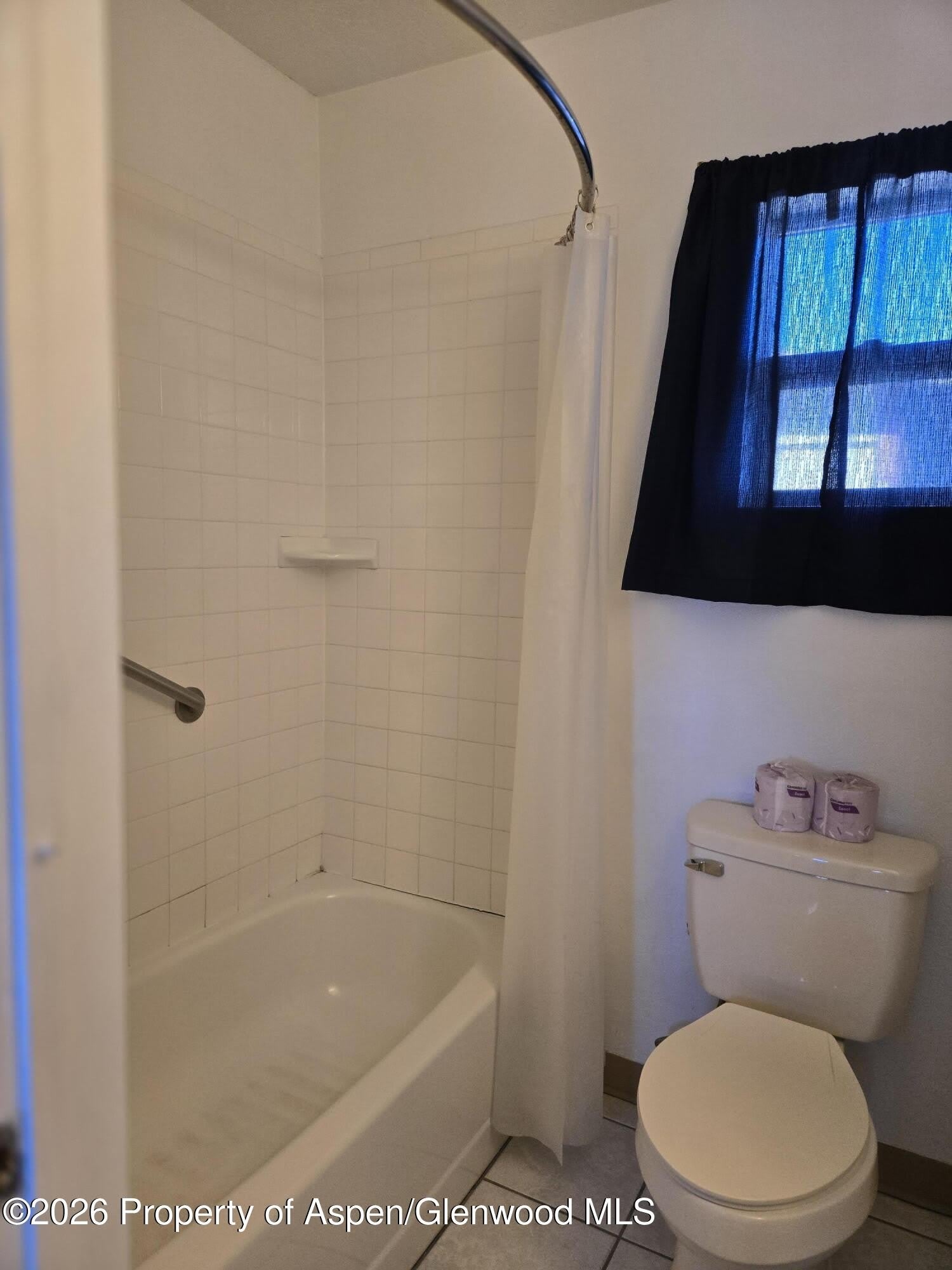627 W Victory Way – photo 3