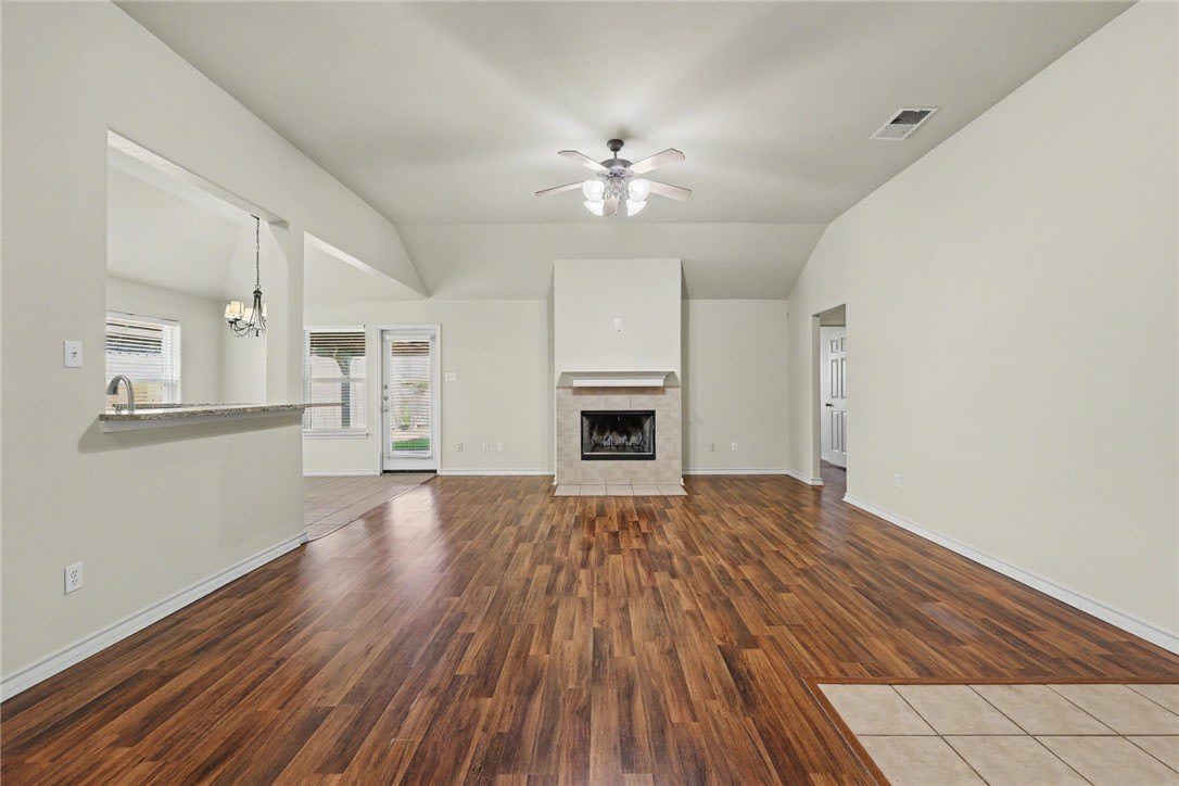1111 Meadowbrook – photo 3