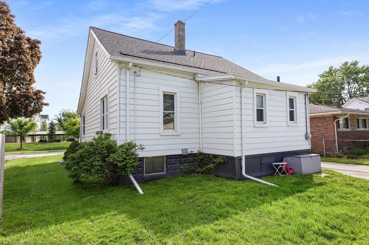 22713 Lanse Street – photo 2
